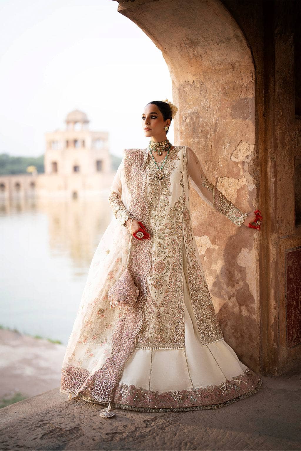 img_ajr_couture_awwal_boutique