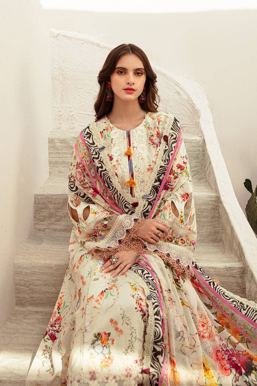 img_alif_by_ajr_couture_lawn_24_awwal_boutique