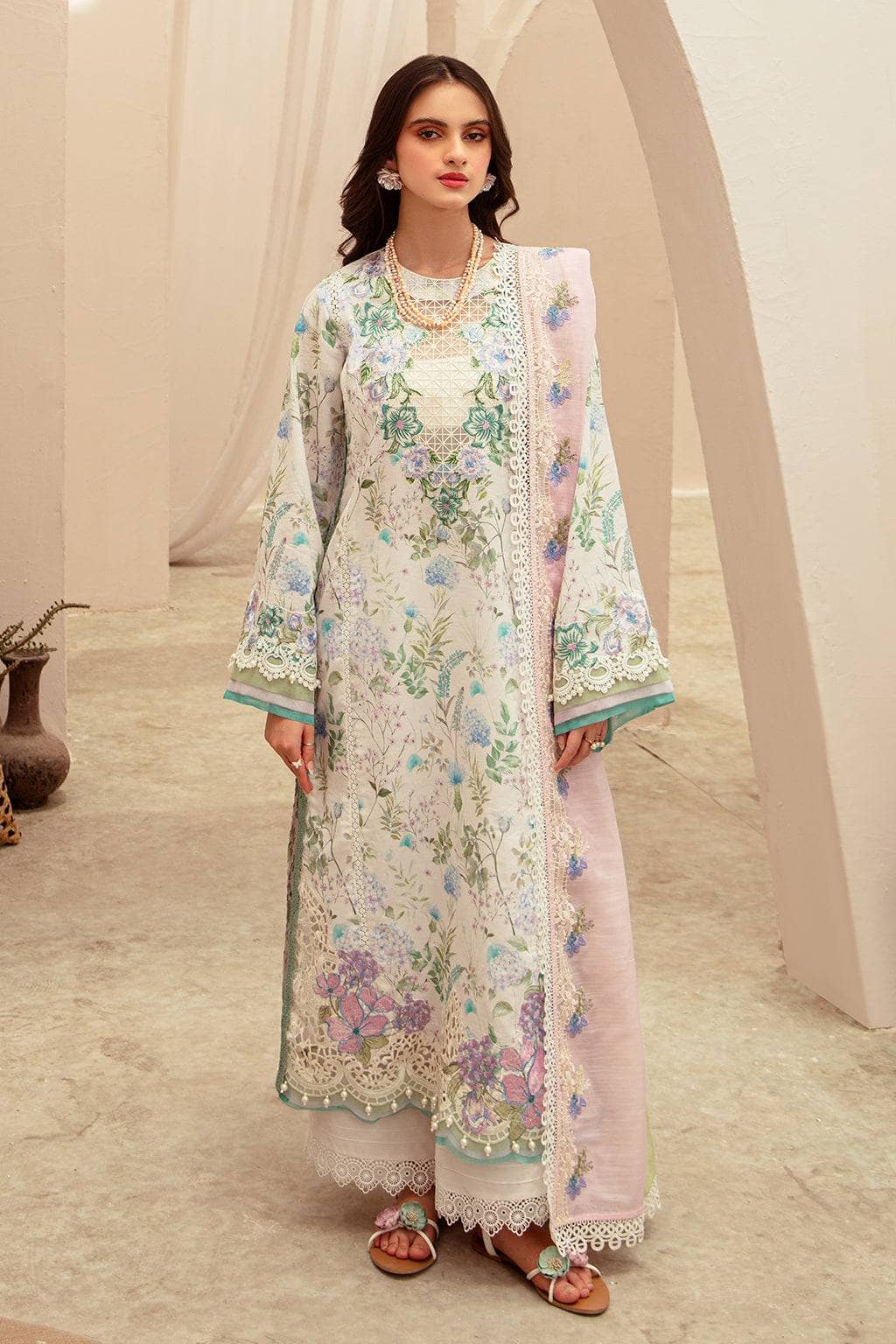 img_alif_by_ajr_couture_lawn_24_awwal_boutique