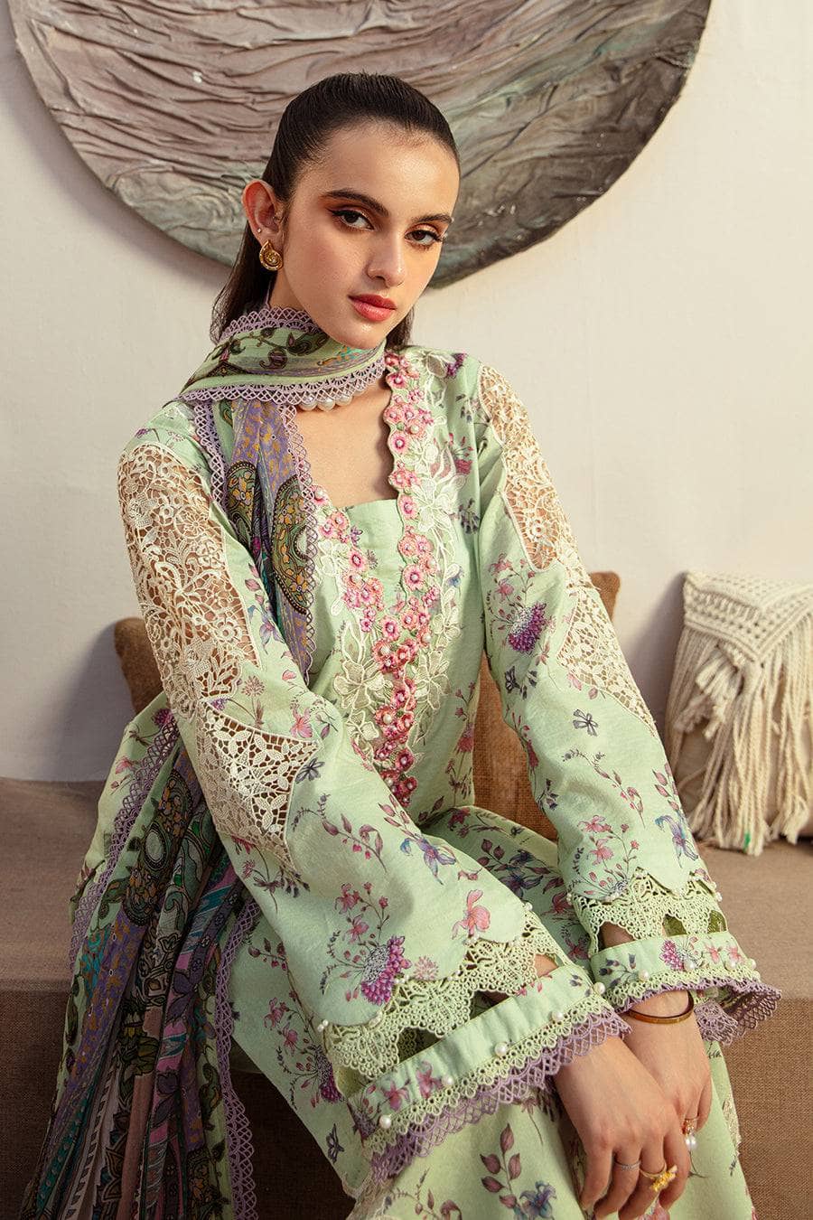 img_alif_by_ajr_couture_lawn_24_awwal_boutique