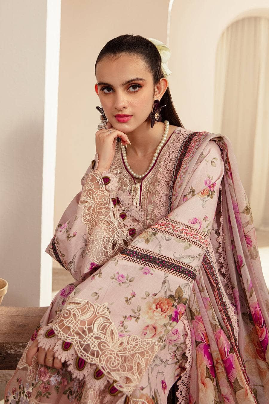 img_alif_by_ajr_couture_lawn_24_awwal_boutique