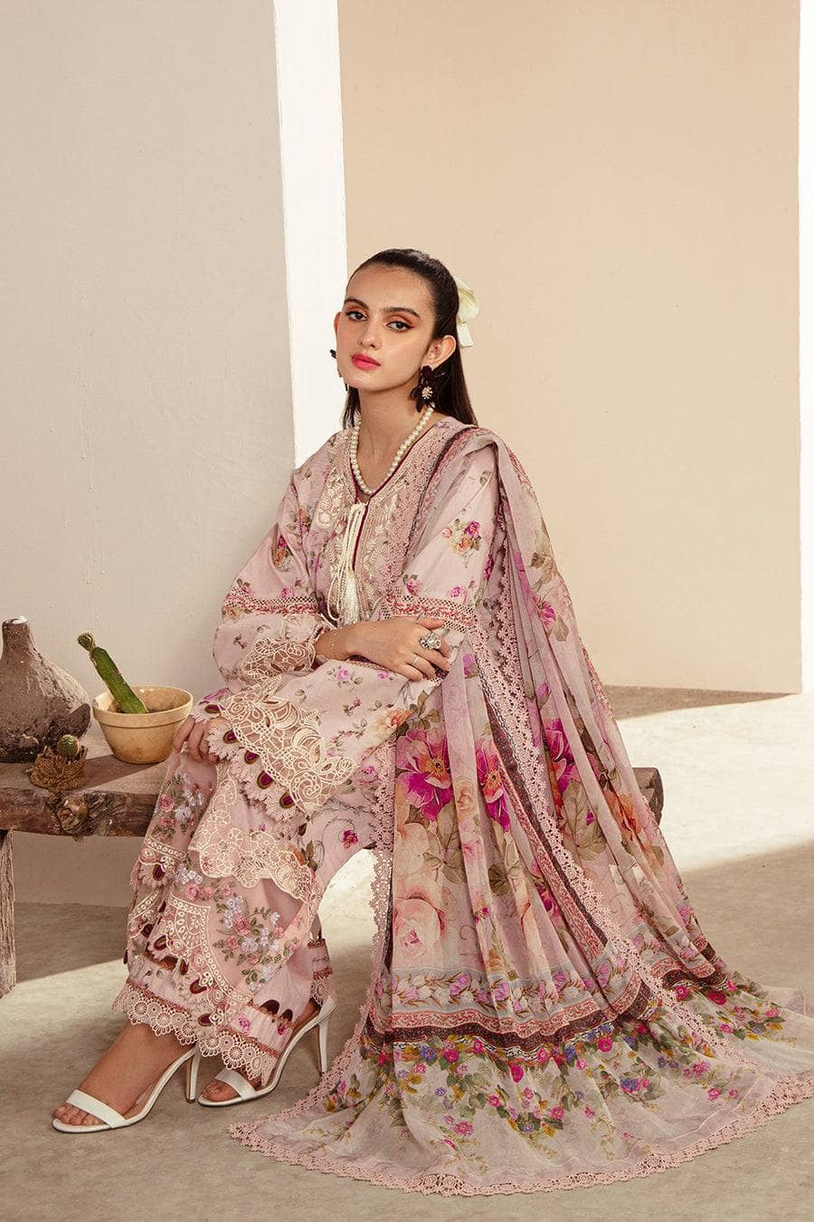 img_alif_by_ajr_couture_lawn_24_awwal_boutique