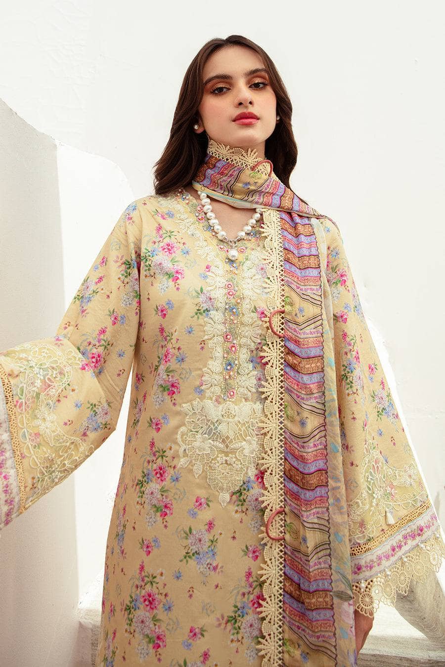 img_alif_by_ajr_couture_lawn_24_awwal_boutique