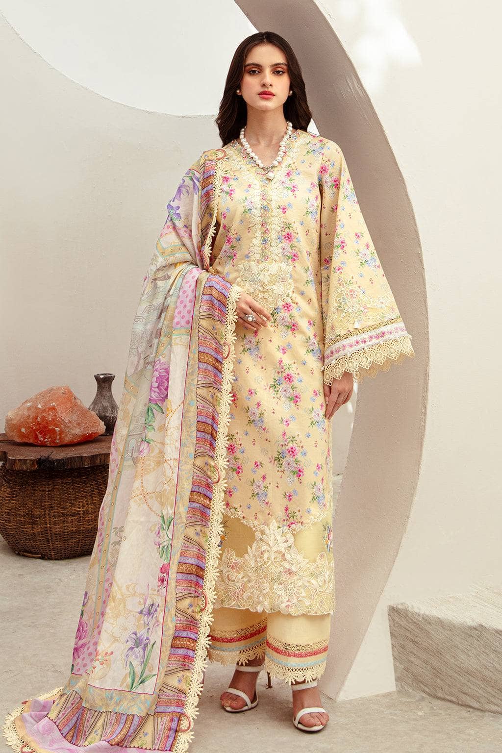 img_alif_by_ajr_couture_lawn_24_awwal_boutique