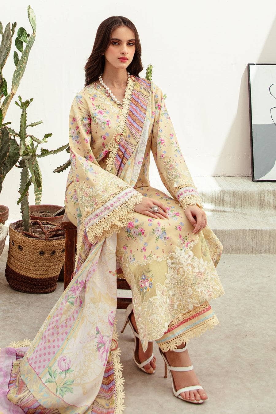img_alif_by_ajr_couture_lawn_24_awwal_boutique