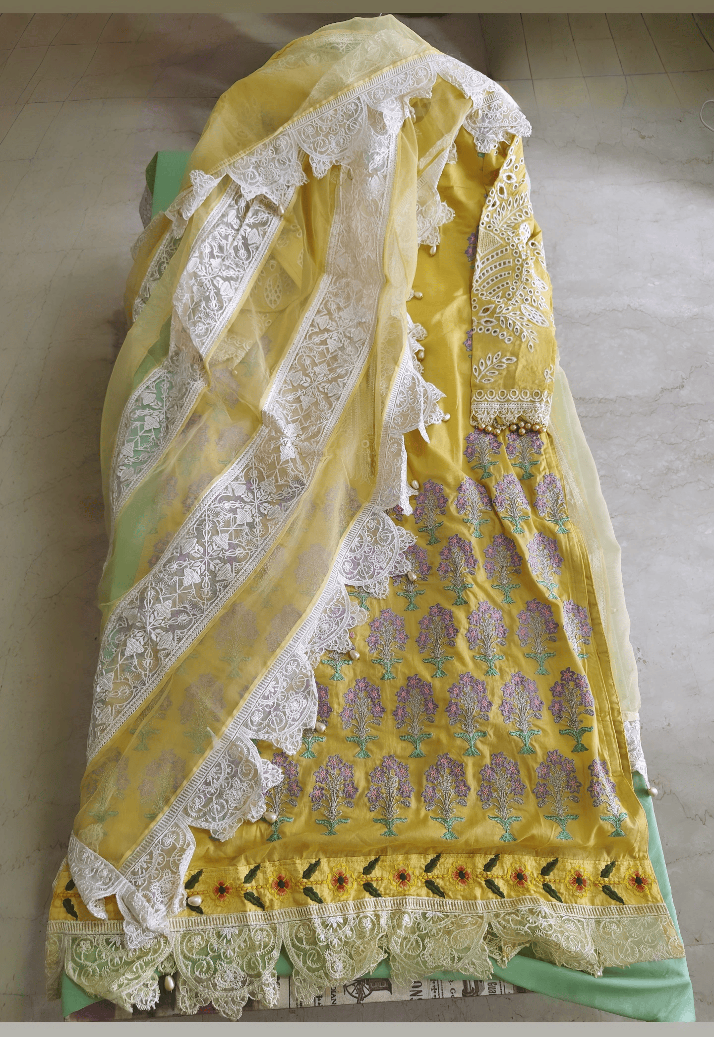 img_stitche_readu_to_wear_pakistani_suits_awwal_boutique