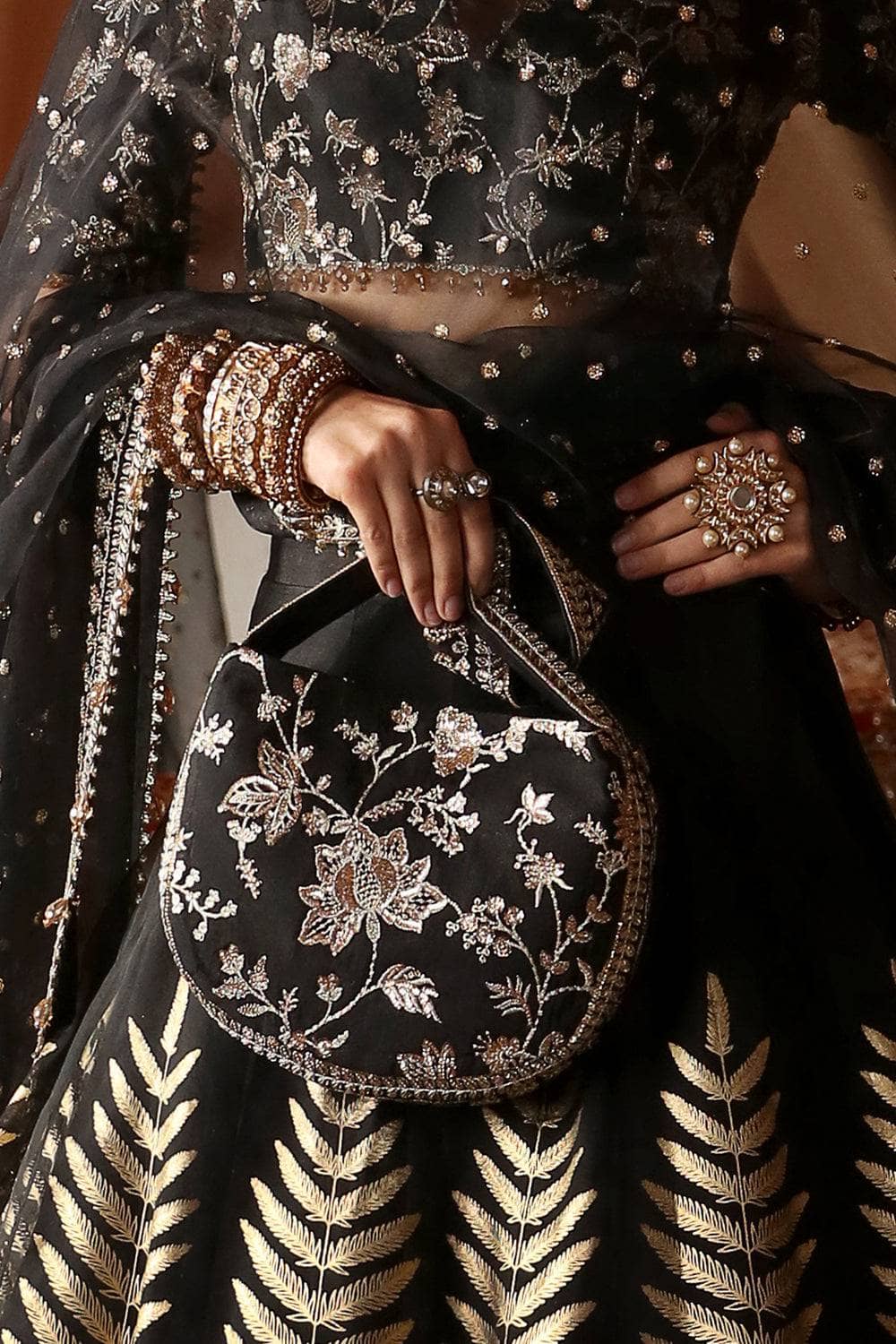 img_afrozeh_divani_silk_edit_23_awwal_boutique