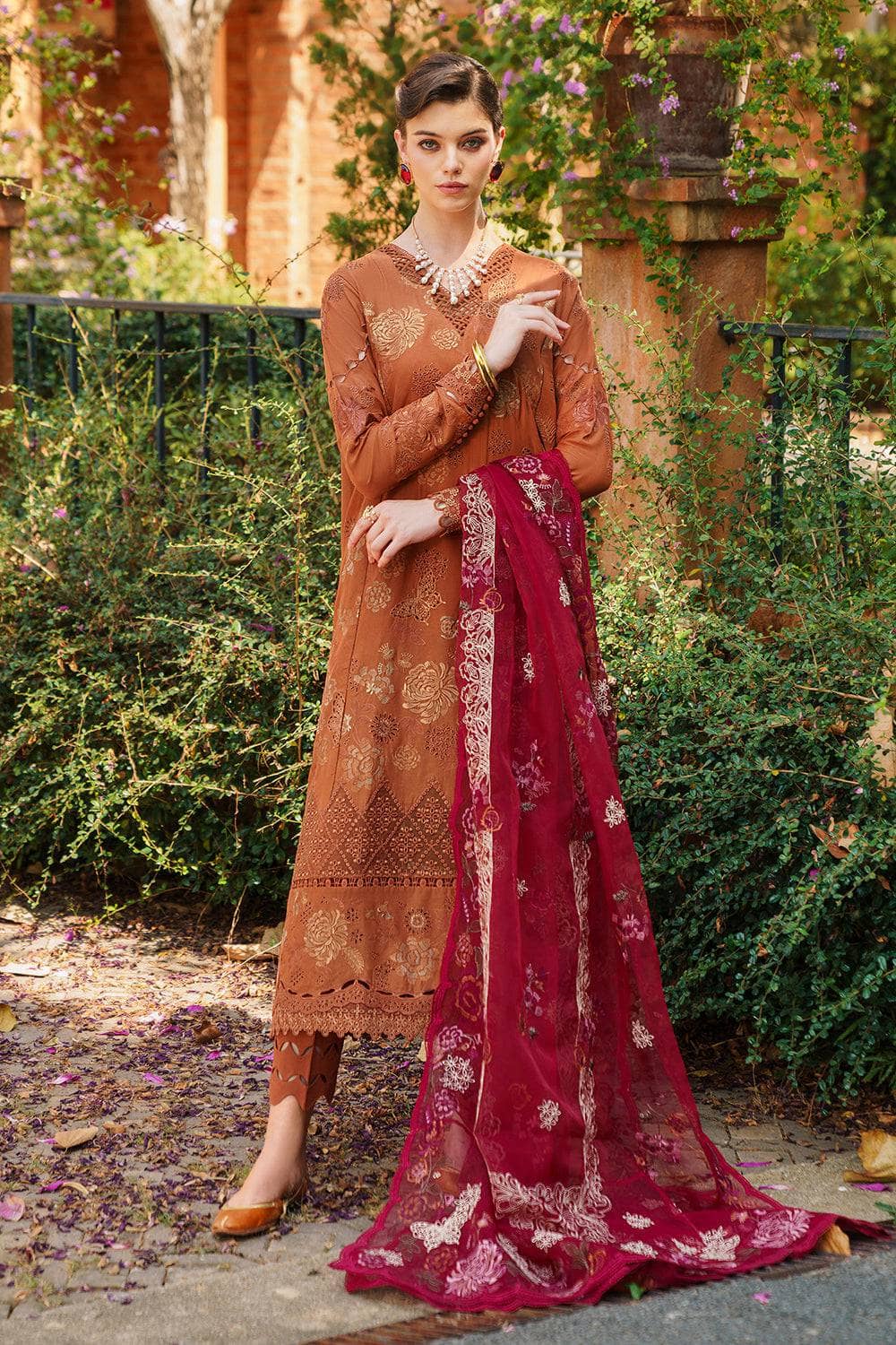 img_baroque_swiss_voil_24_awwal_boutique