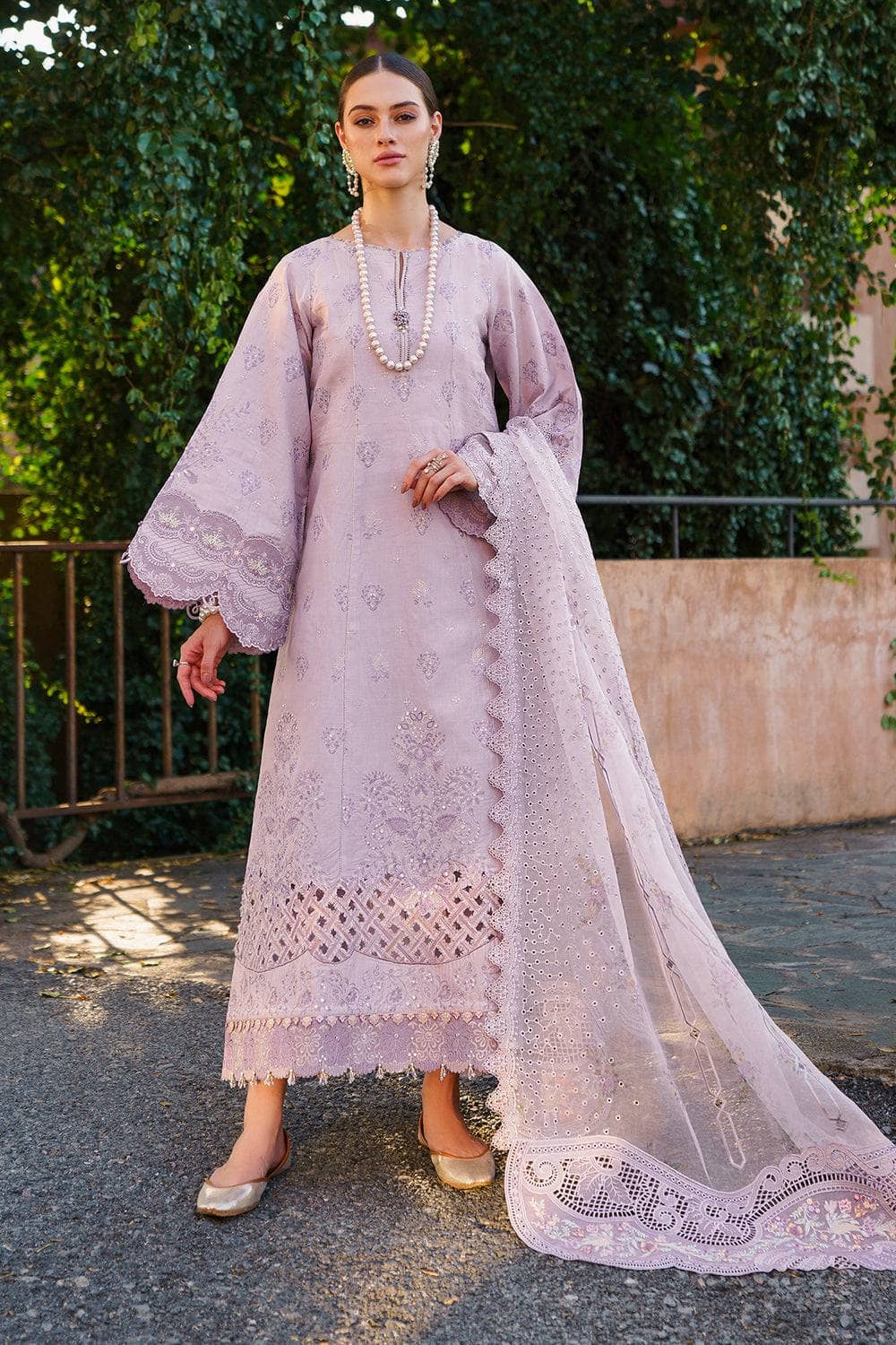 img_baroque_swiss_voil_24_awwal_boutique