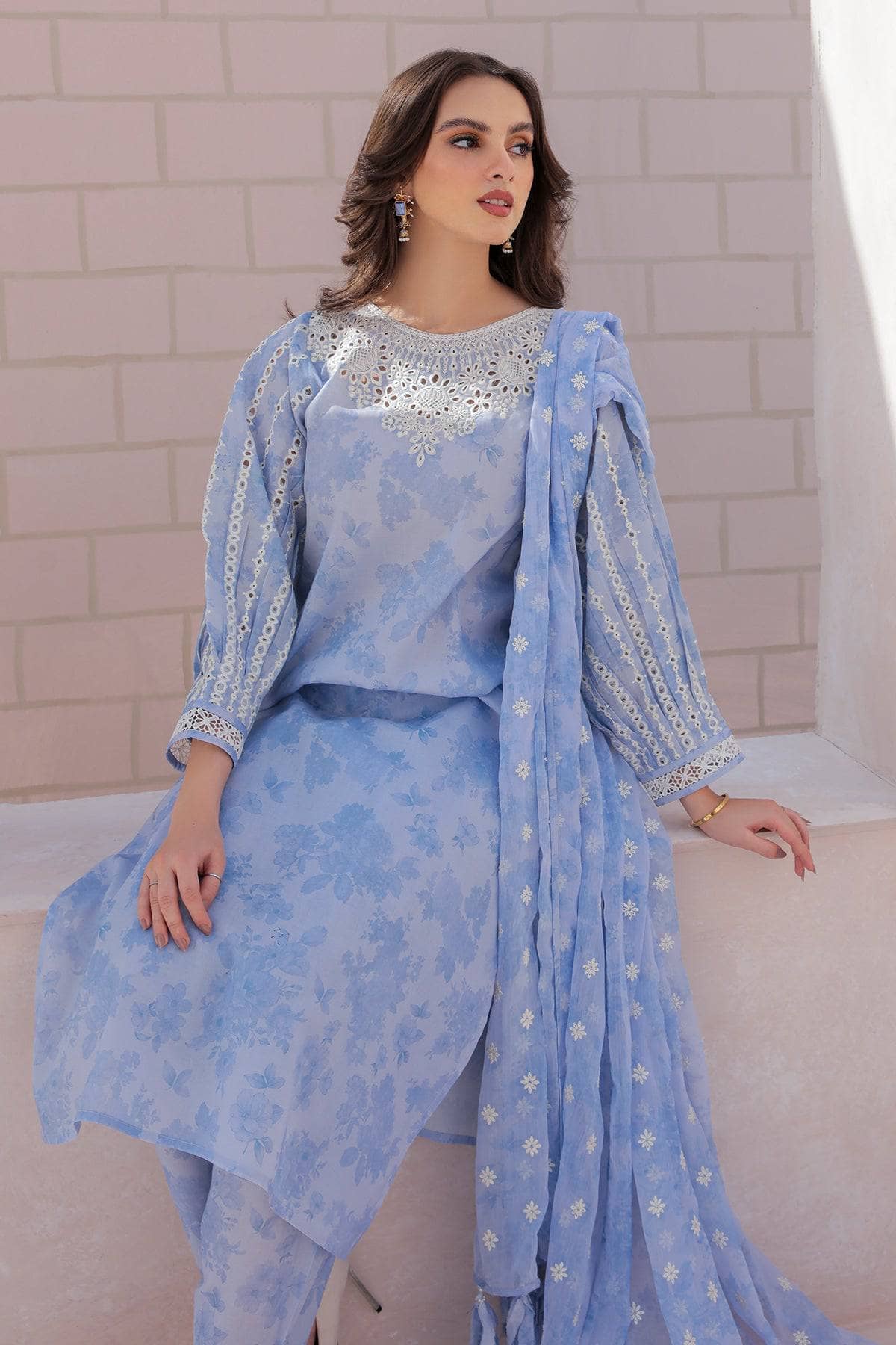 img_baroque_lawn_23_awwal_boutique