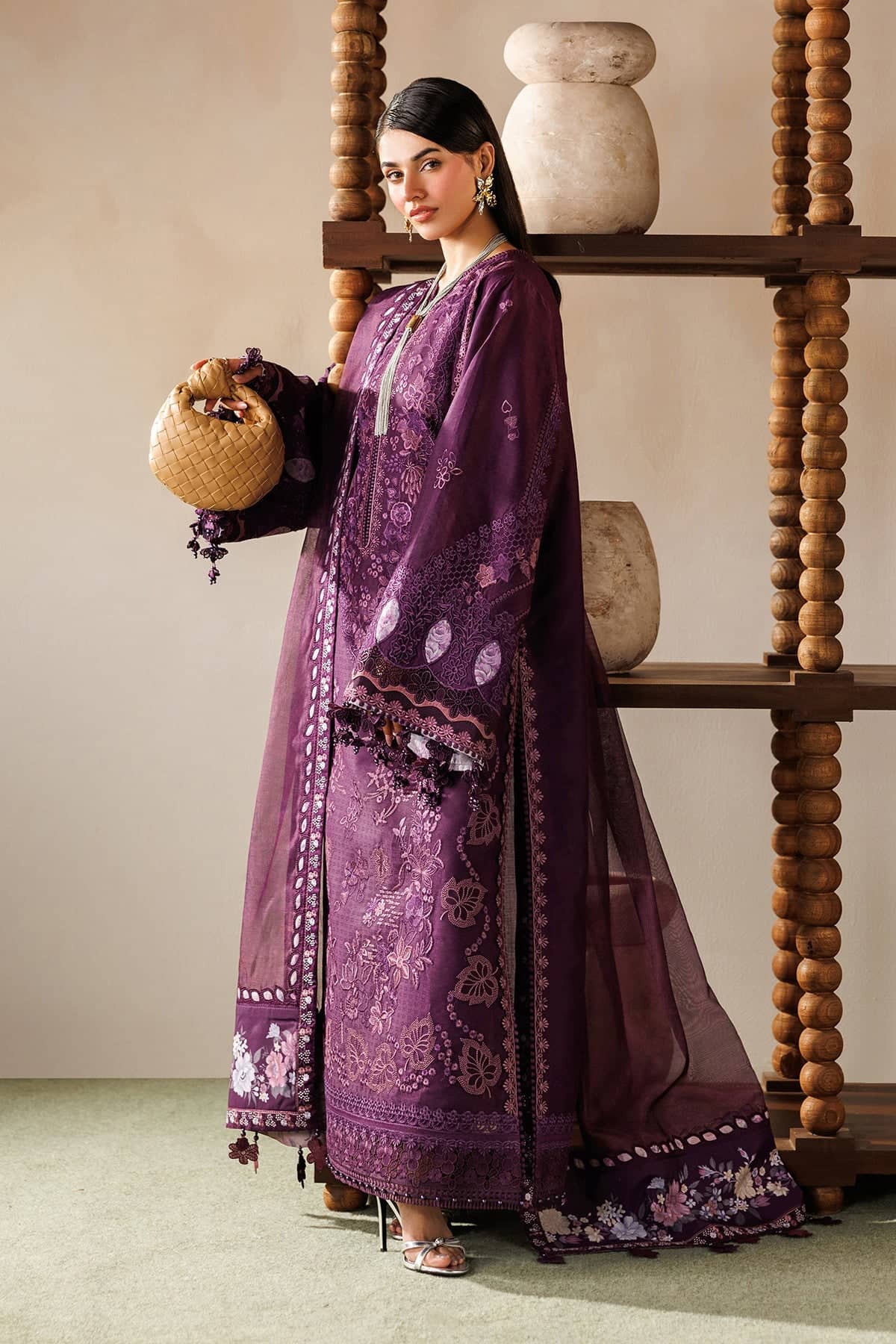 img_baroque_lawn_awwal_boutique