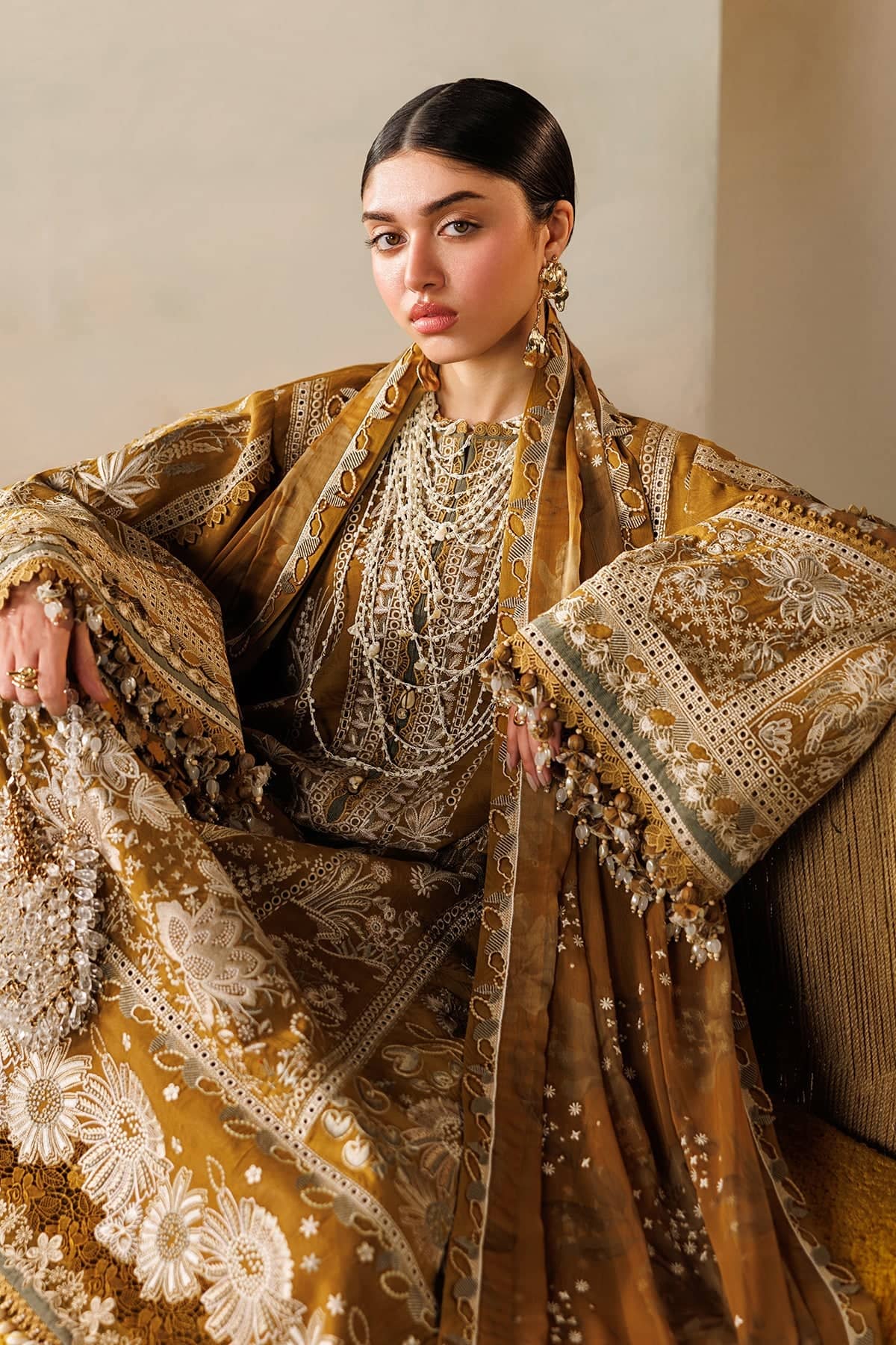 img_baroque_lawn_25_awwal_boutique