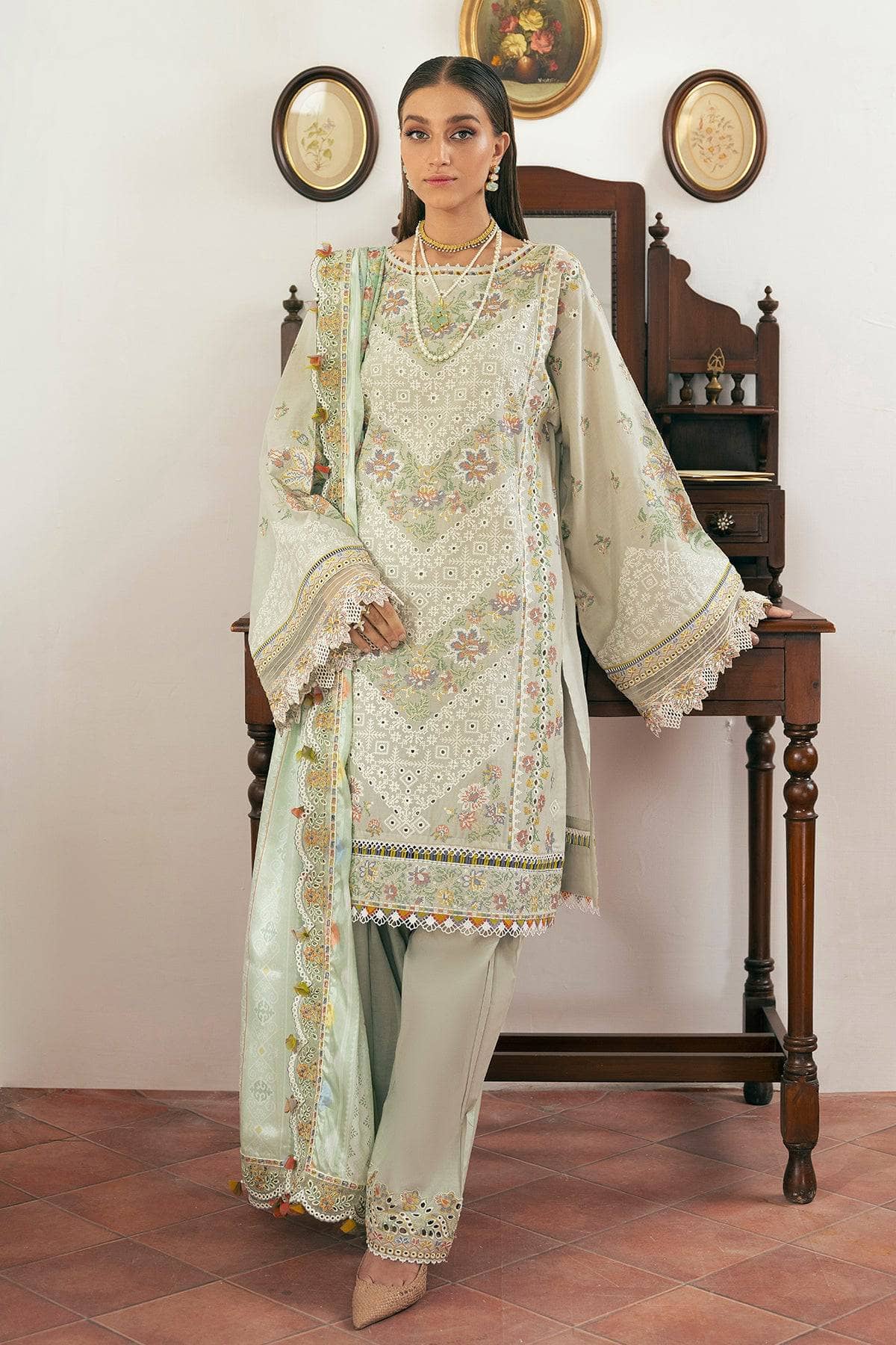 img_baroque_swiss_voil_awwal_boutique