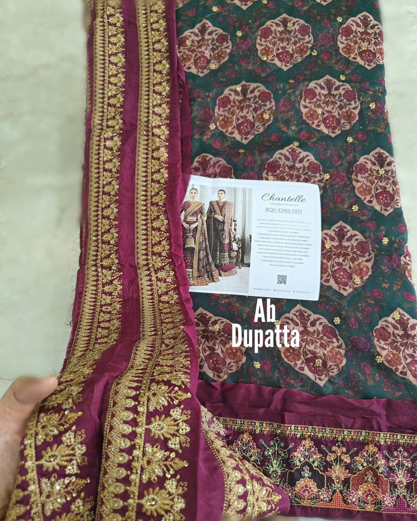 img_open_pic_baroque_chantelle_awwal_boutique
