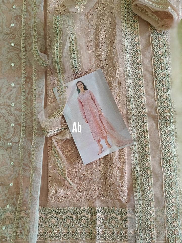 img_baroque_lawn-23_awwal_boutique