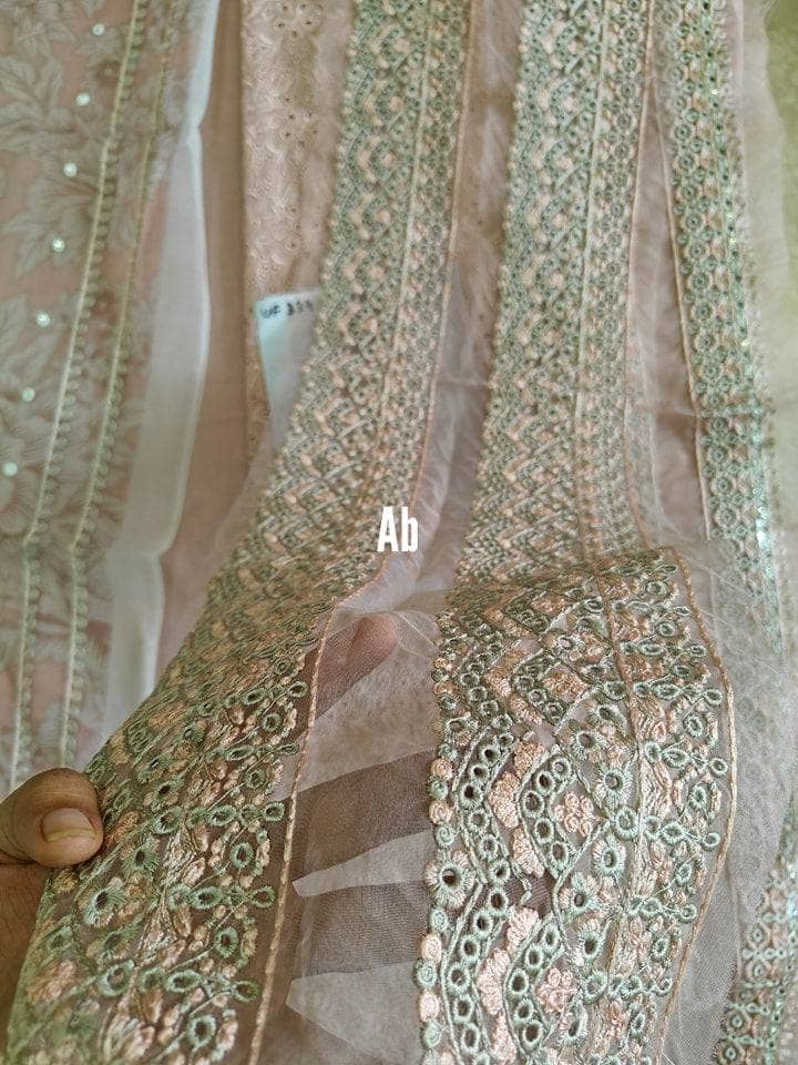 img_baroque_lawn-23_awwal_boutique