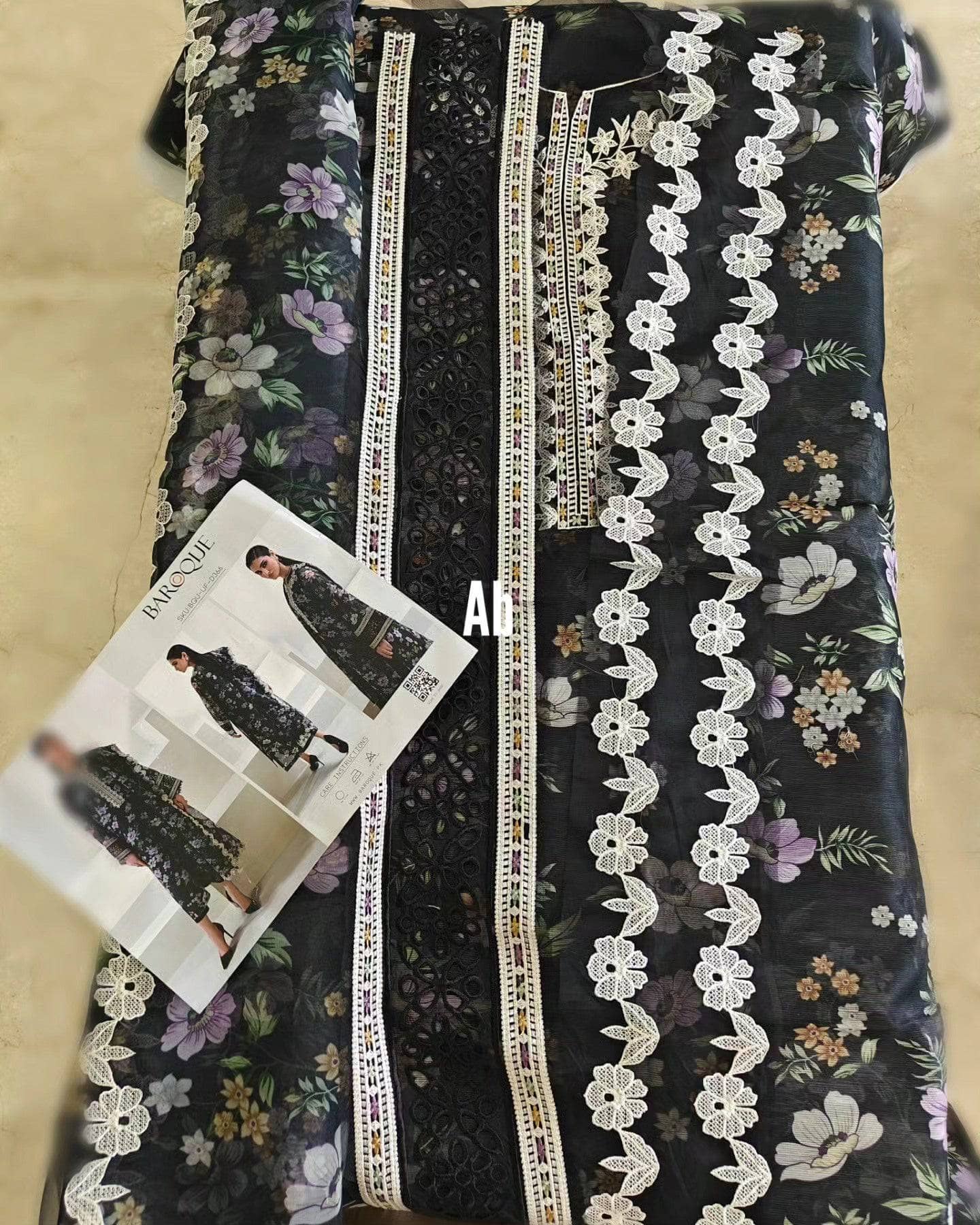 img_baroque_lawn_awwal_boutique