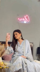 Spotted in Baroque Luxury Lawn 25/EL 02