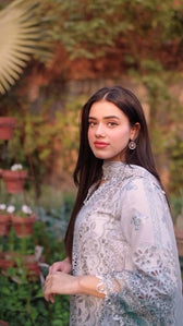img_baroque_lawn_awwal_boutique