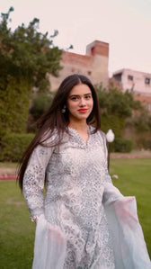 img_baroque_lawn_awwal_boutique