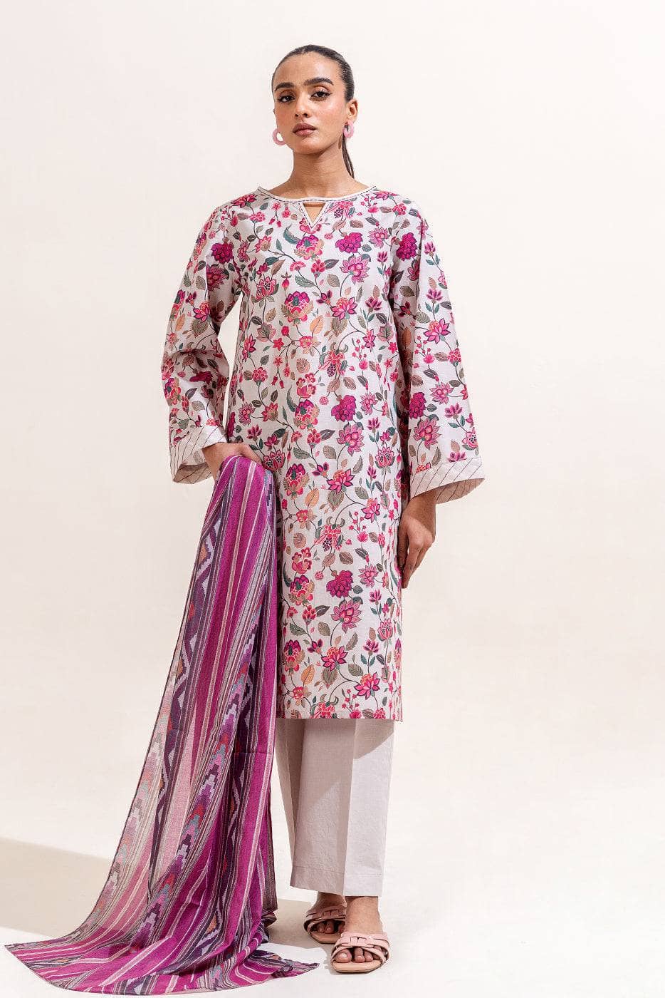 img_beechtree_lawn_awwal_boutique