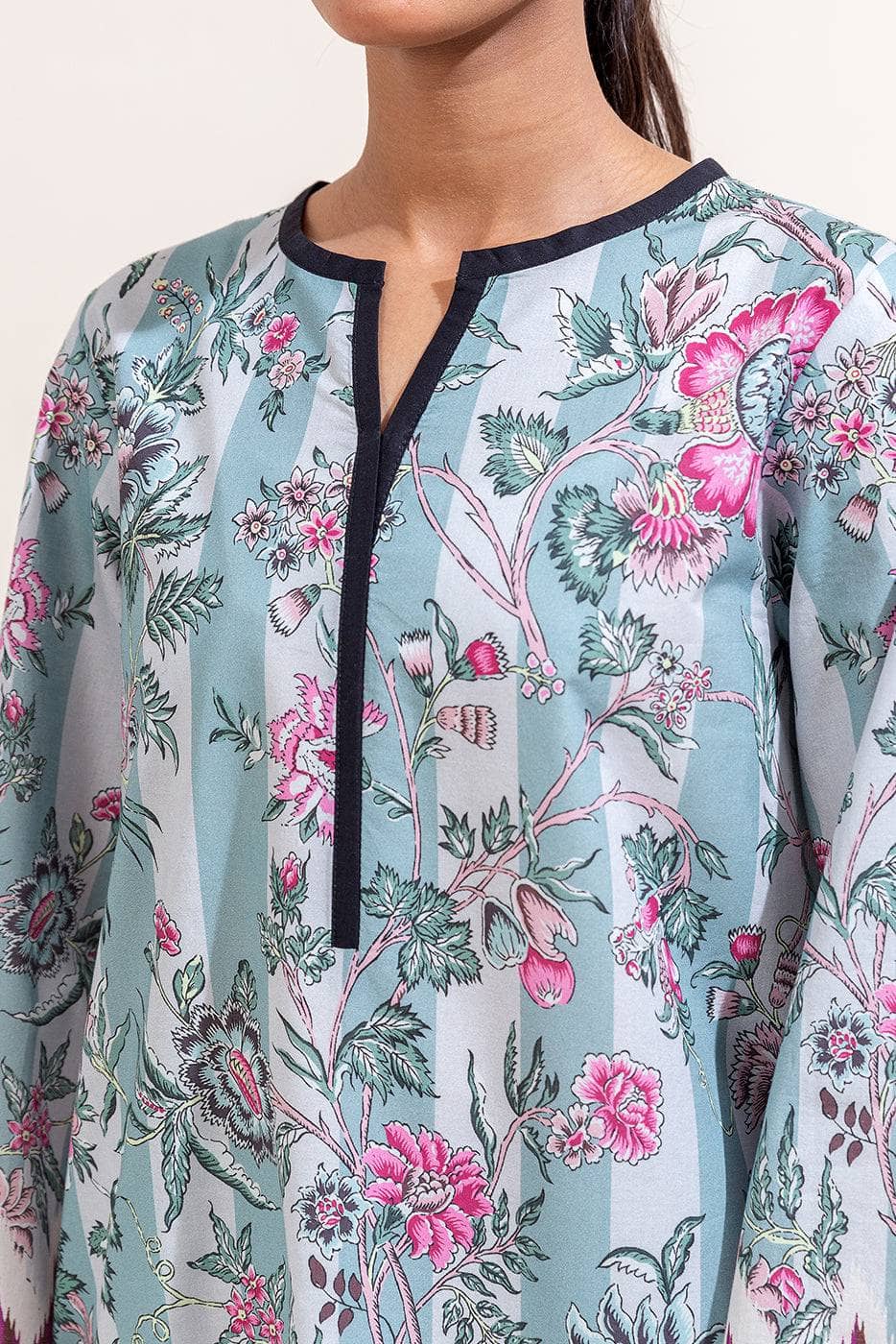 img_beechtree_lawn_awwal_boutique