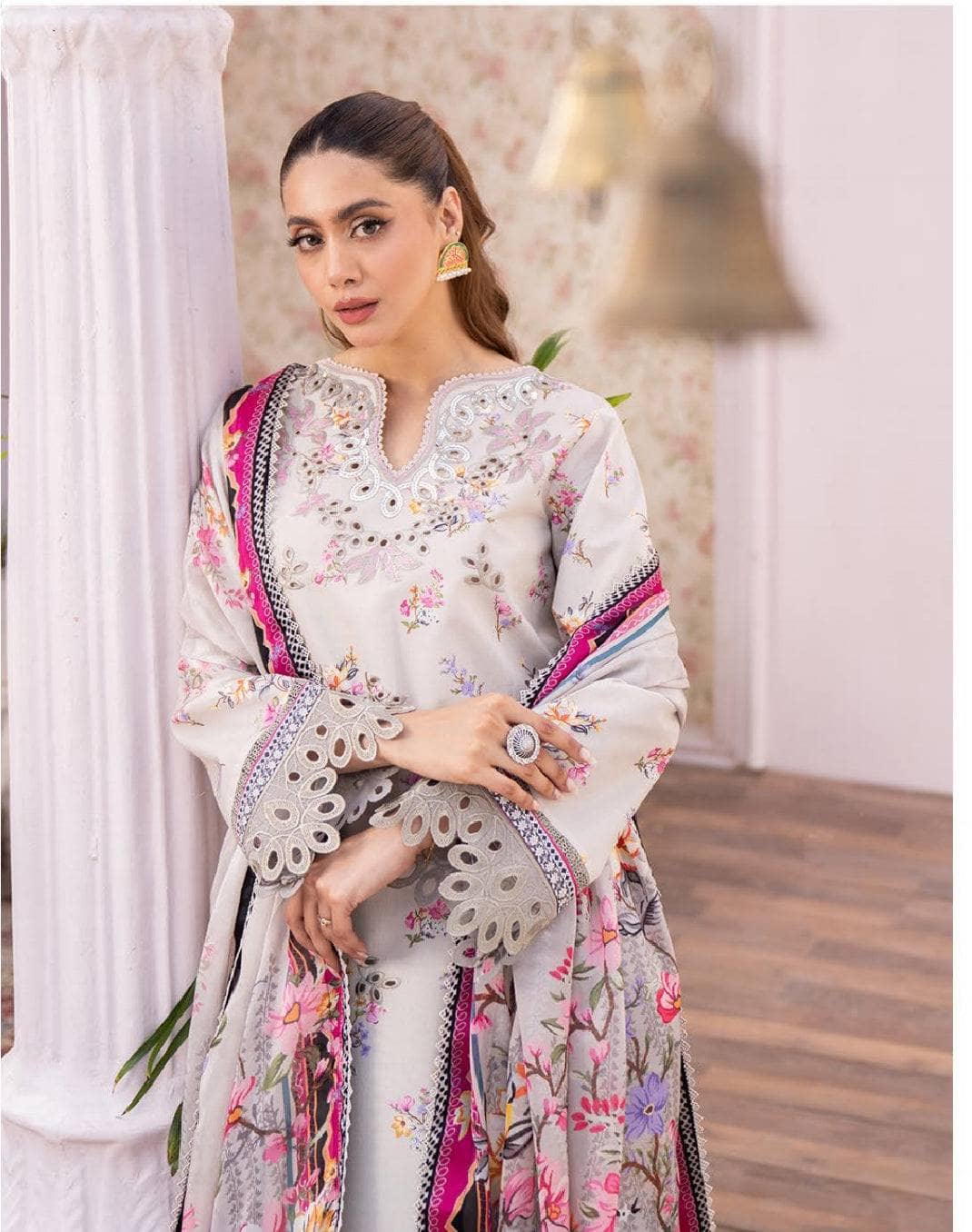 img_bin_ilyas_lawn_24_awwal_boutique