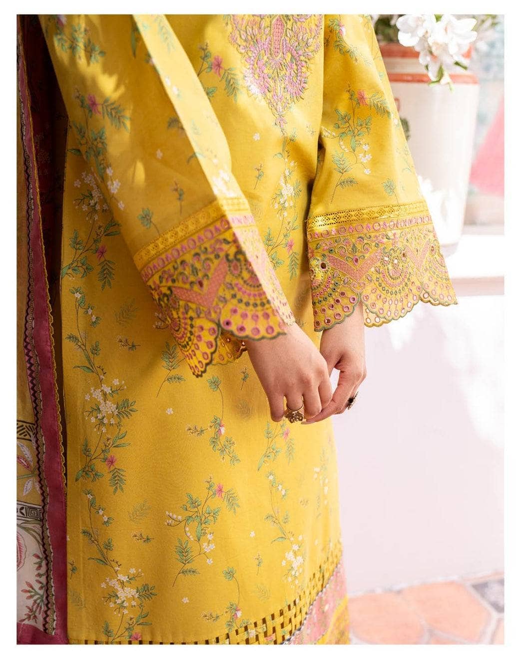 img_bin_ilyas_lawn_24_awwal_boutique