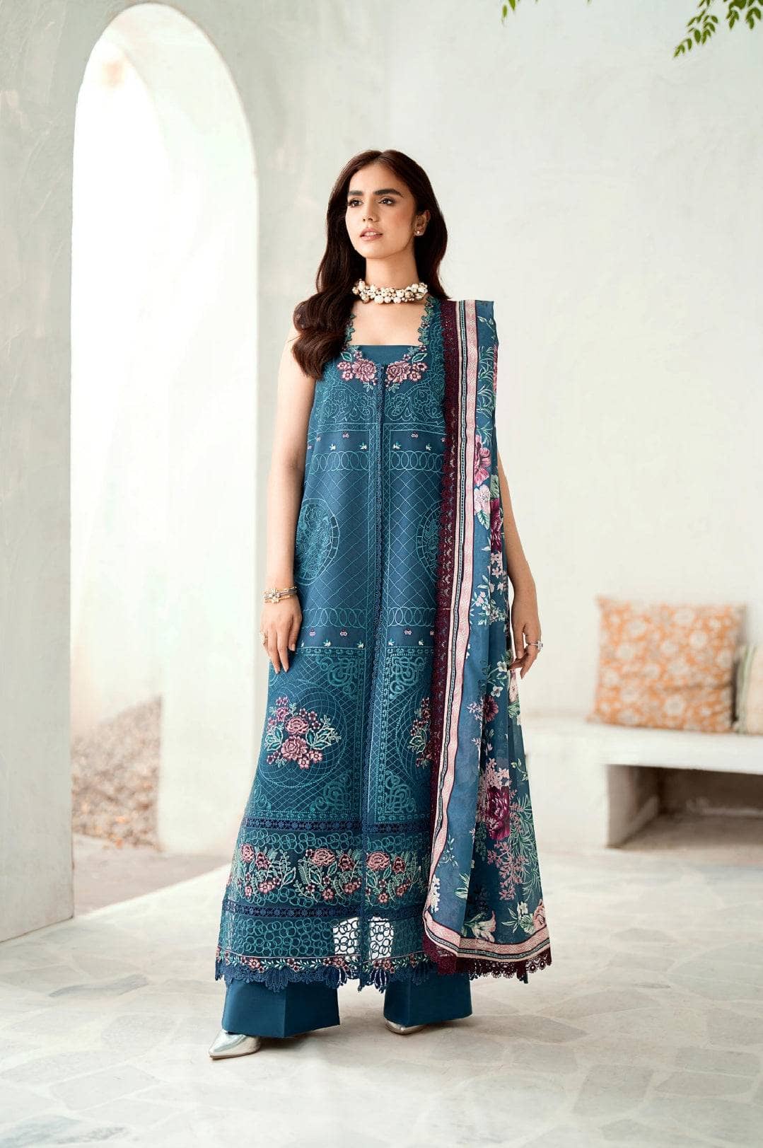 img_bin_ilyas_lawn_awwal_boutique
