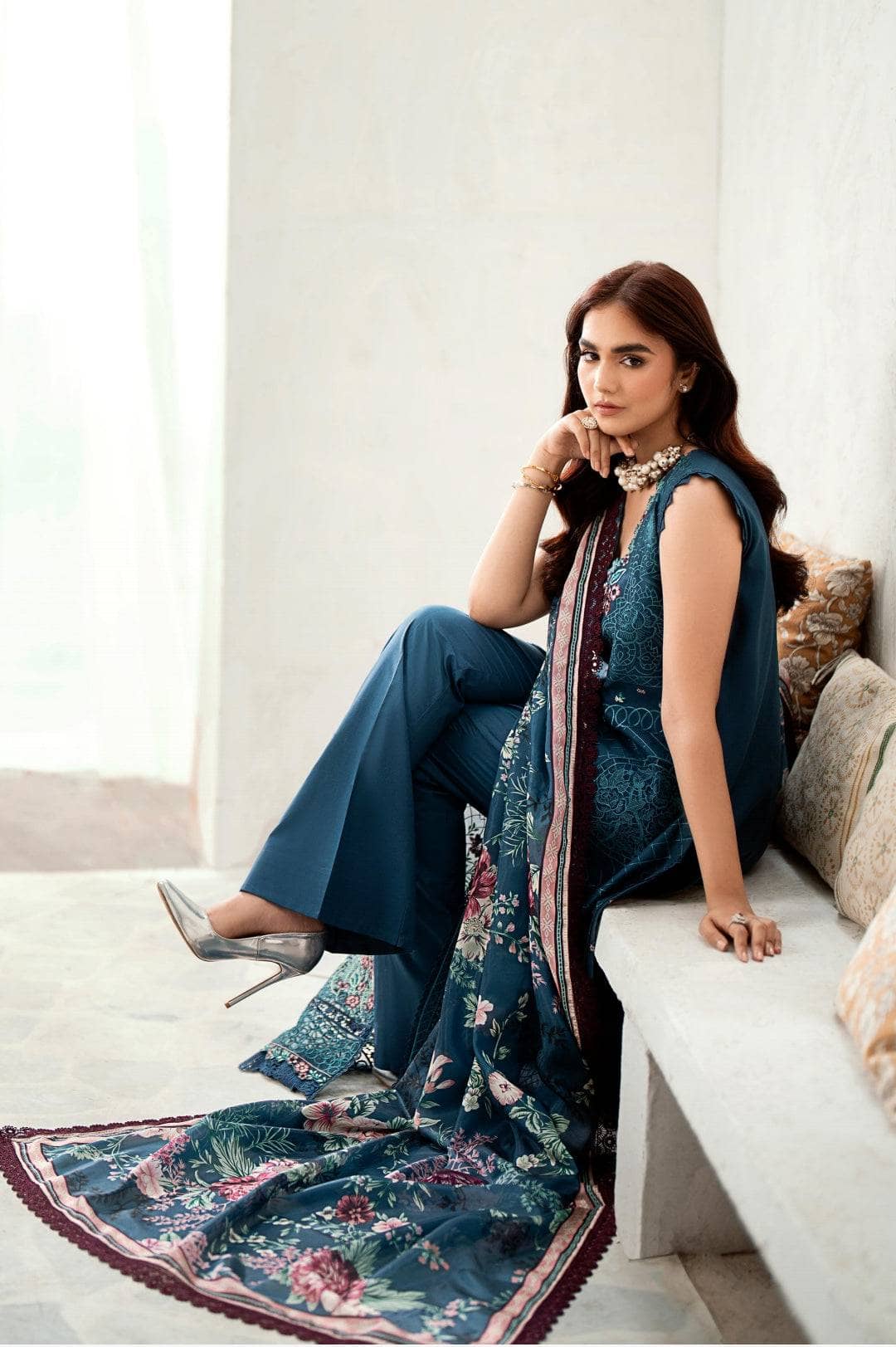img_bin_ilyas_lawn_awwal_boutique