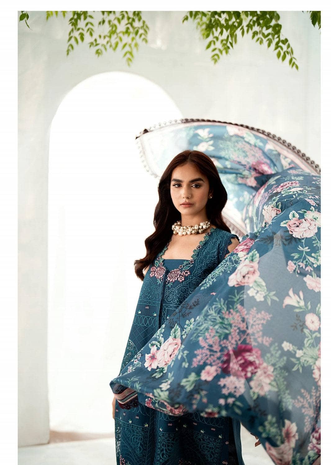 img_bin_ilyas_lawn_awwal_boutique