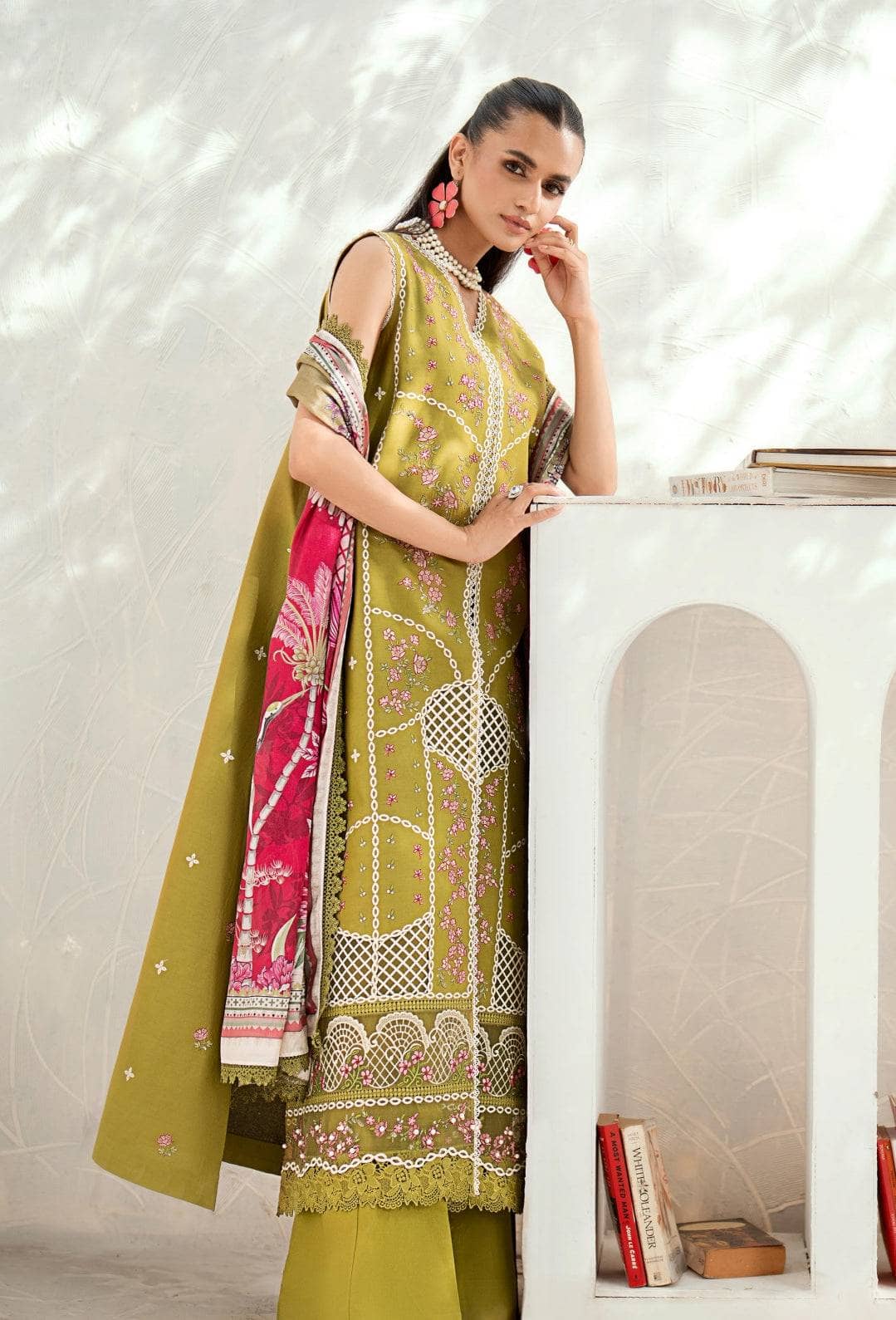 img_bin_ilyas_lawn_awwal_boutique