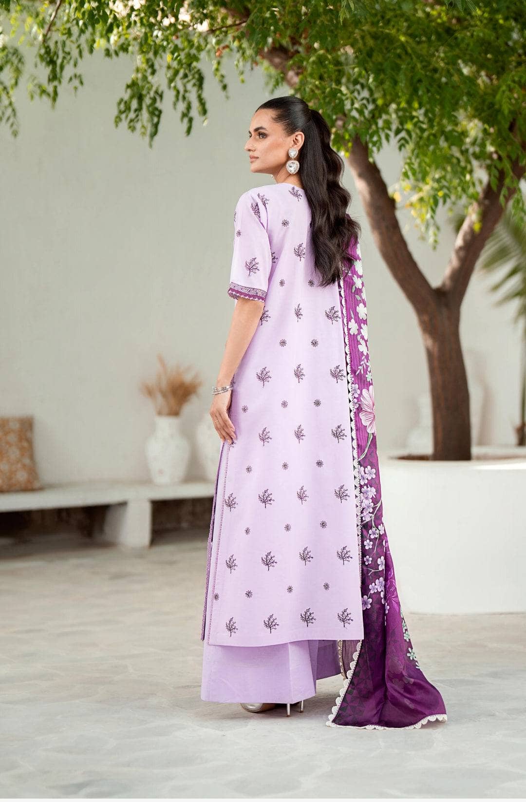 img_bin_ilyas_lawn_awwal_boutique