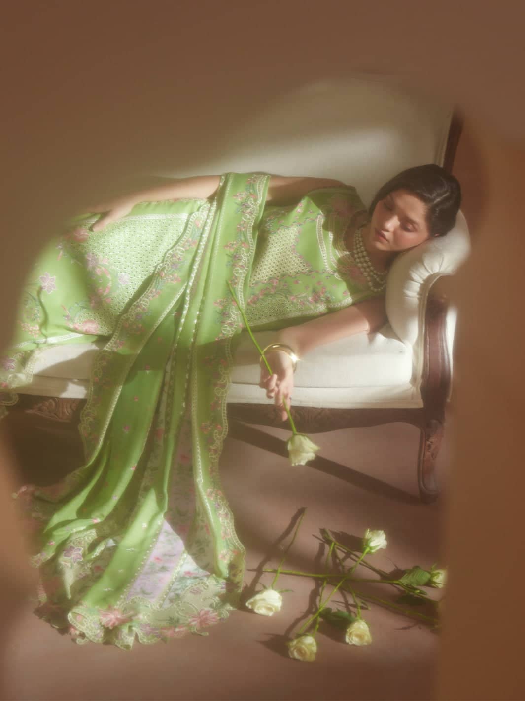 img_bin_ilyas_luxury_lawn_awwal_butique