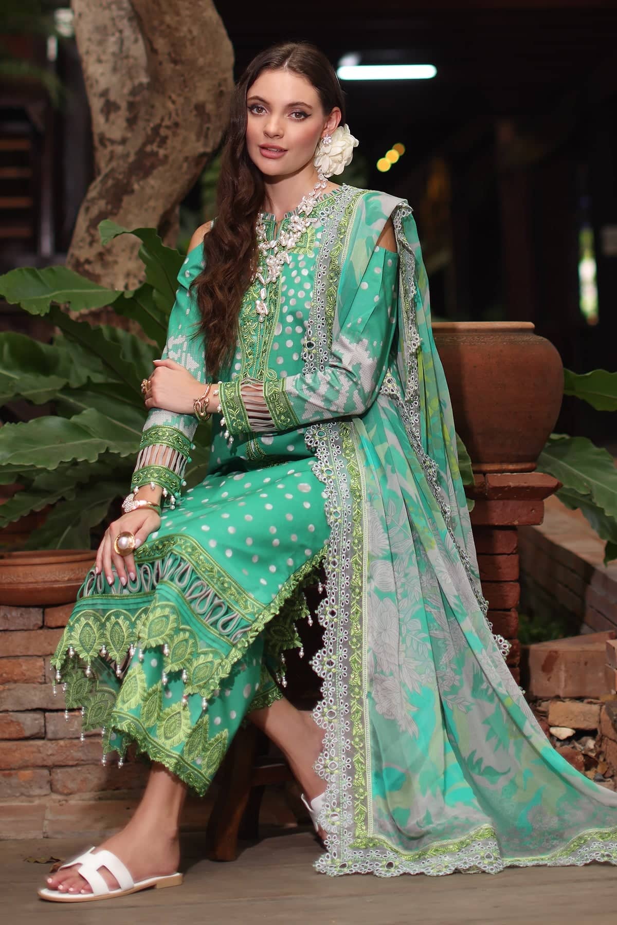 img_charizma_aniiq_lawn_23_awwal_boutique