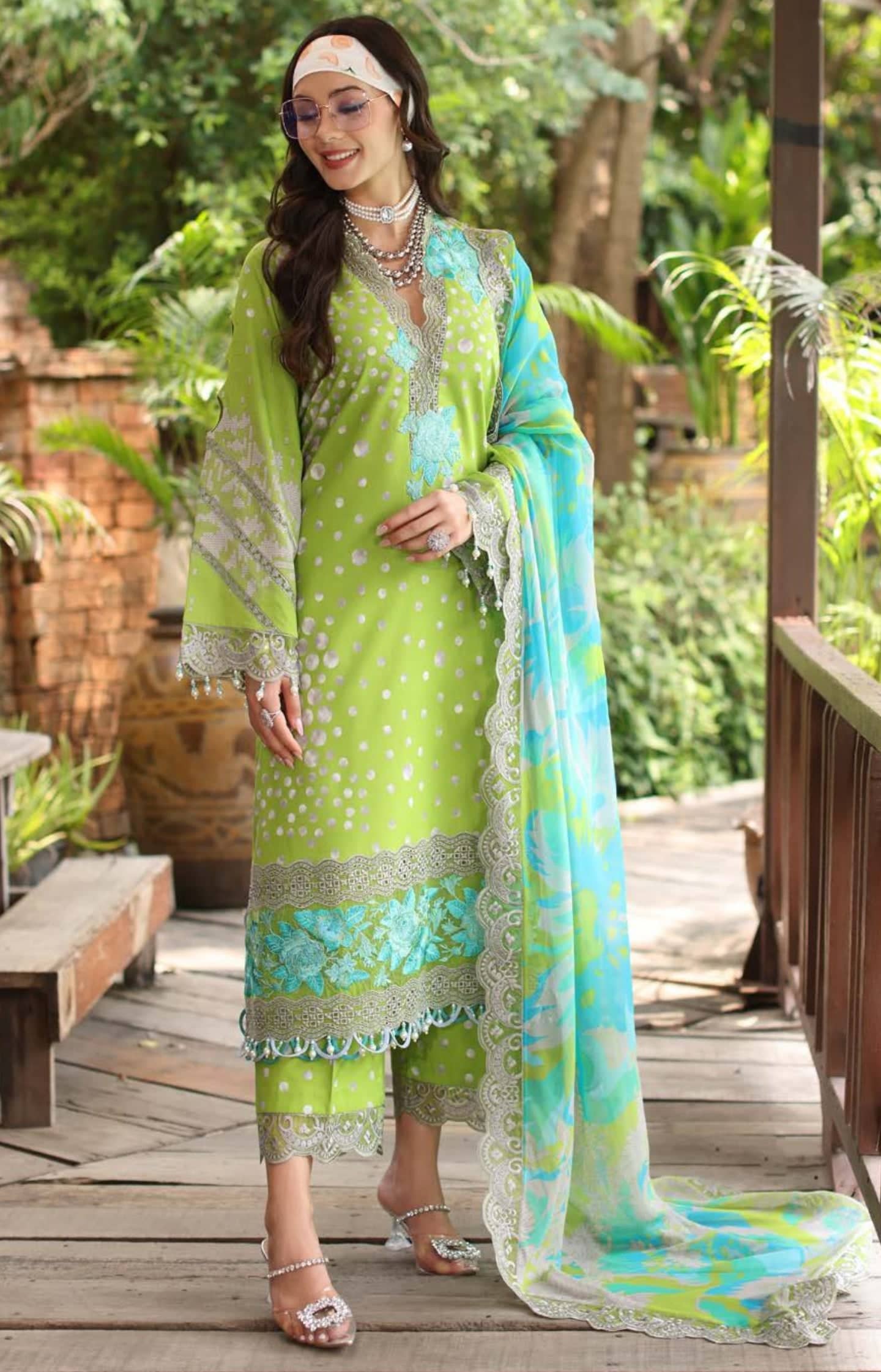 img_charizma_aniiq_lawn_23_awwal_boutique