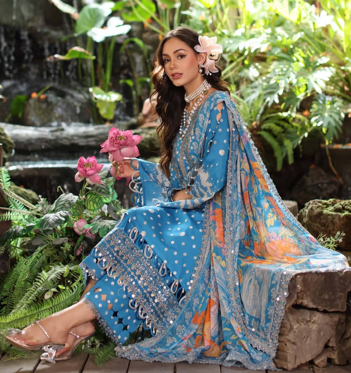 img_charizma_aniiq_lawn_23_awwal_boutique