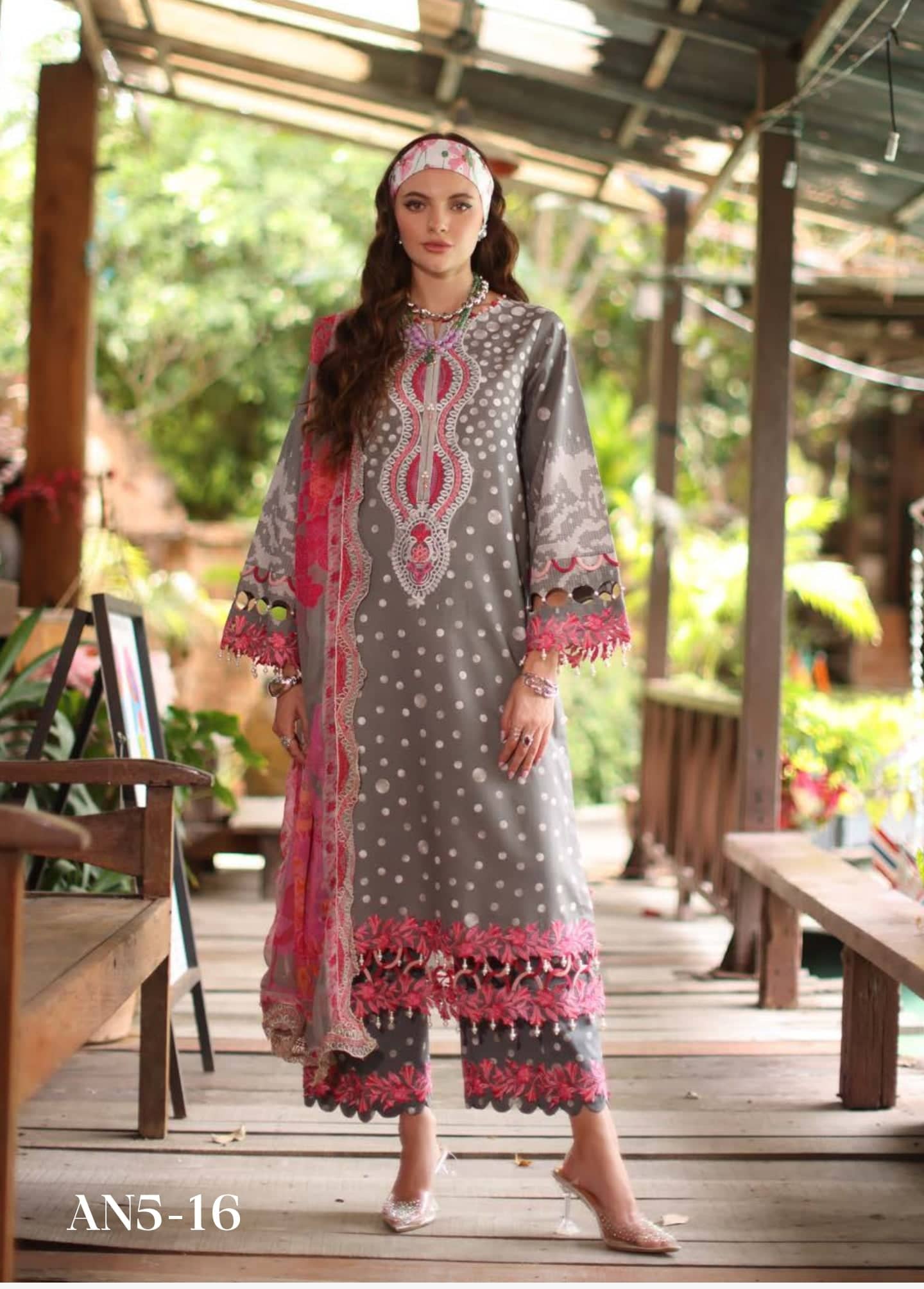 img_charizma_aniiq_lawn_23_awwal_boutique