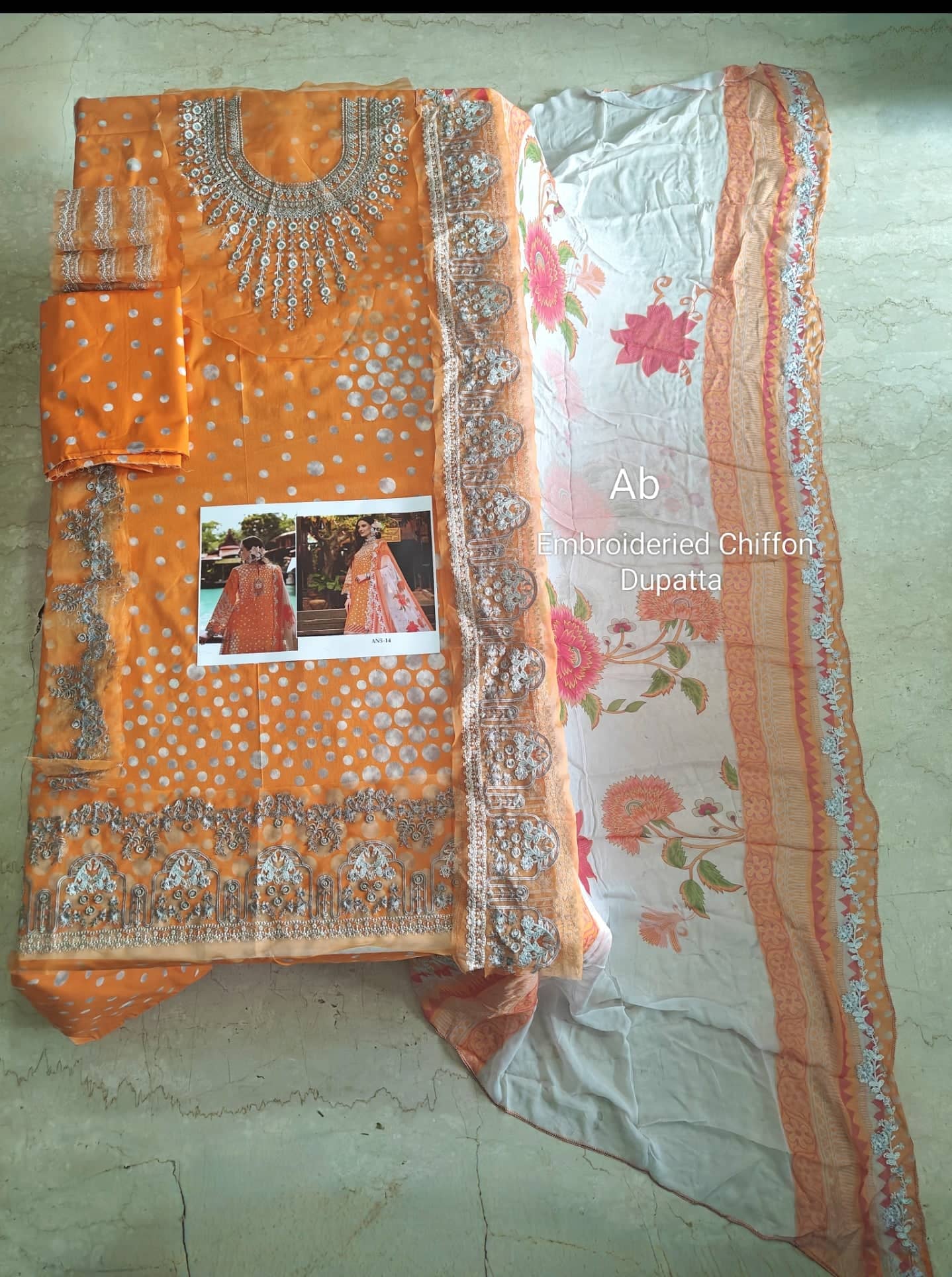 img_charizma_aniiq_lawn_awwal_boutique