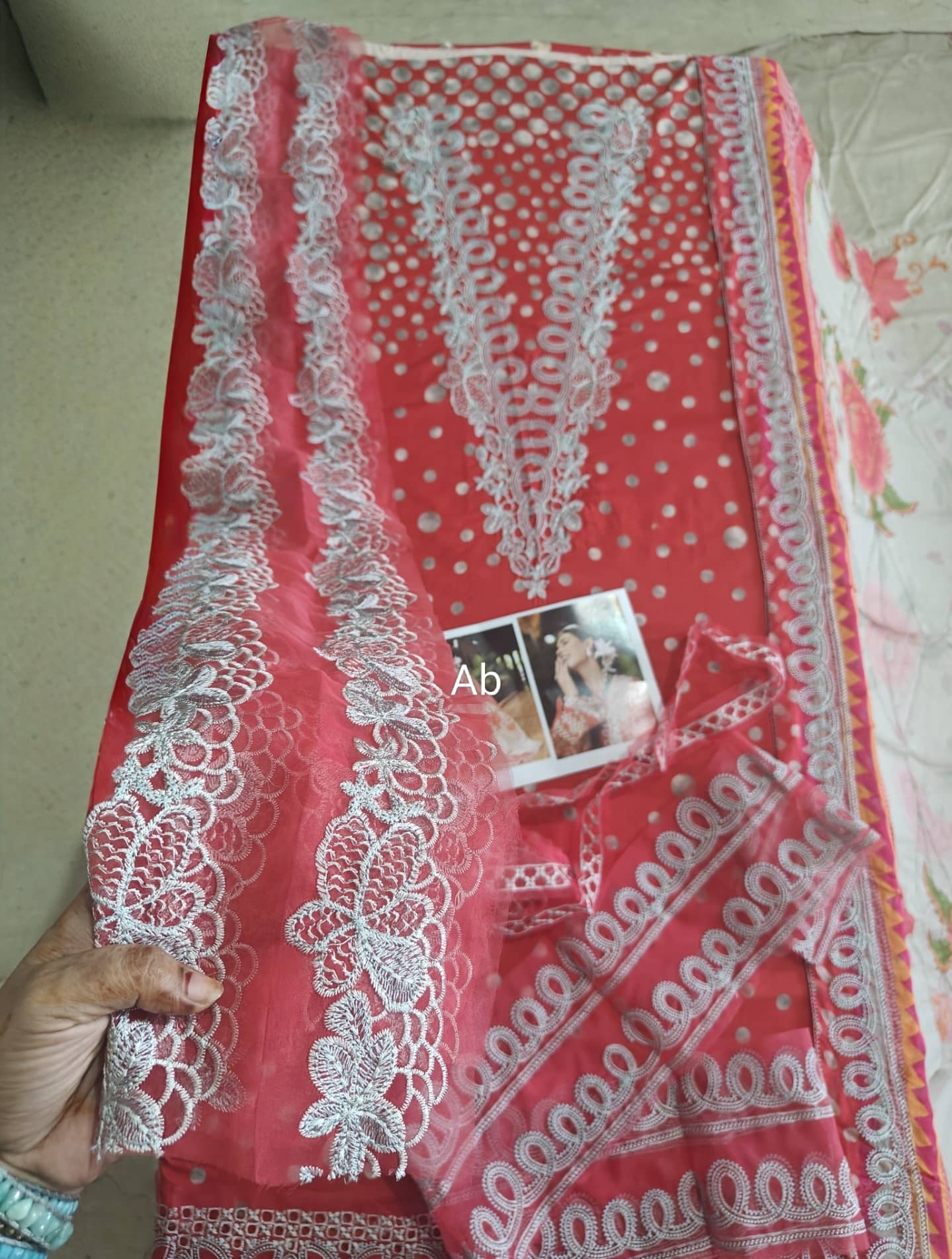 img_charizma_aniiq_lawn_awwal_boutique