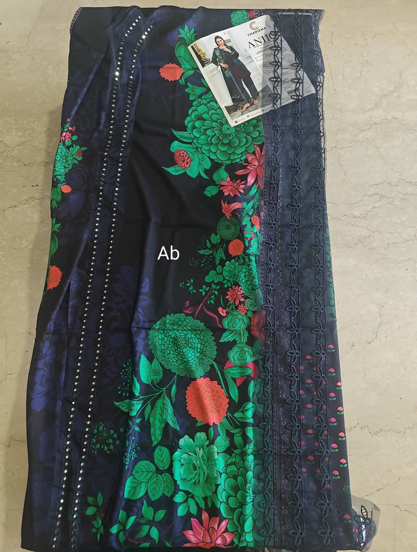 Charizma Aniiq open pics Open Pic/Charizma Aniiq staple Shawl Collection