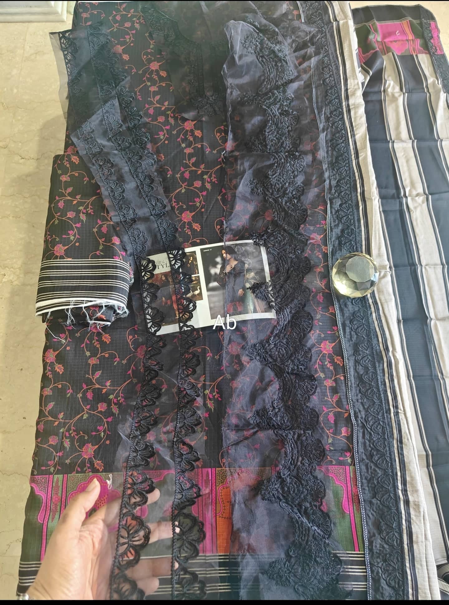 Charizma Aniiq open pics Open Pic/Charizma Aniiq Vol 2/Embroideried Linen Shawls/ANW6-17