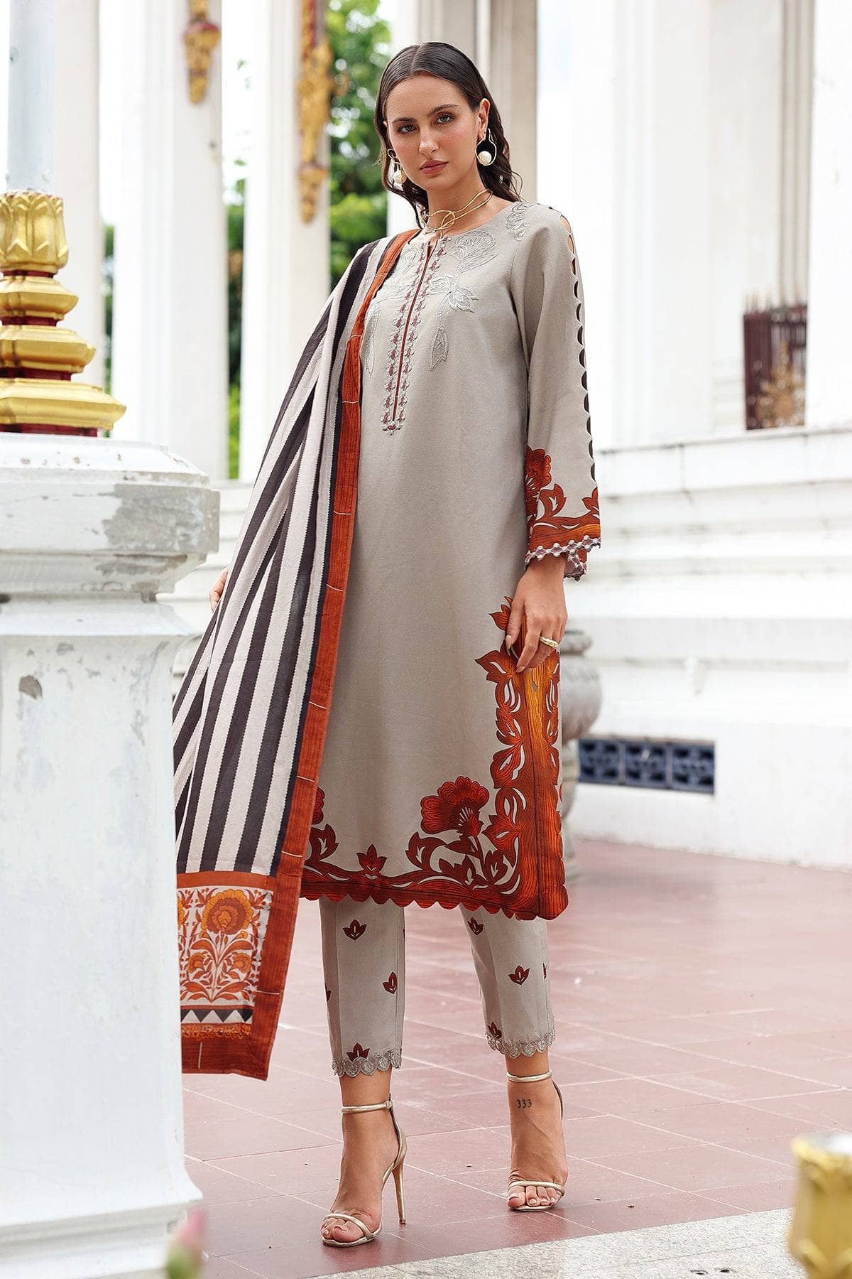 Restocked/Charizma Aniiq 25/Staple Shawl Collection