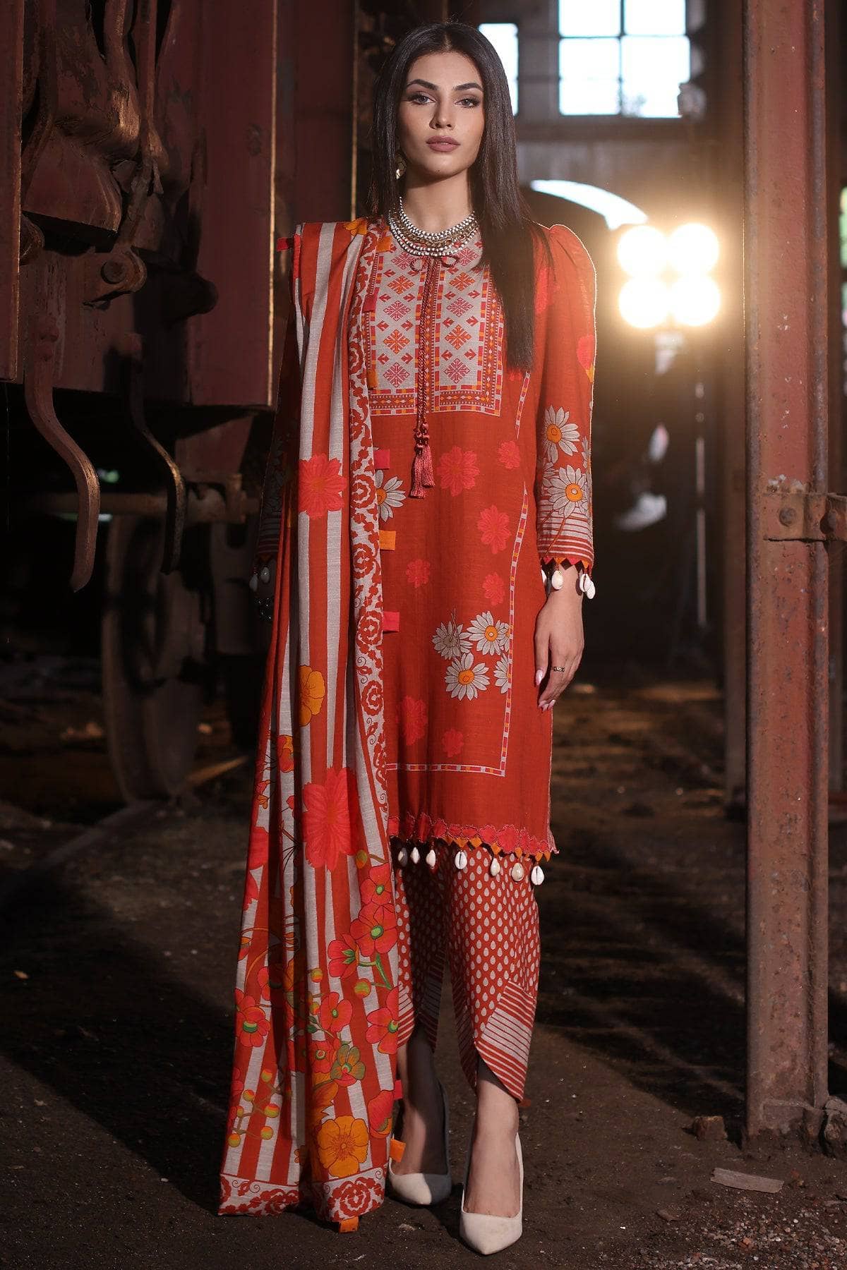 img_charizma_fall_khaddar_awwal_boutique
