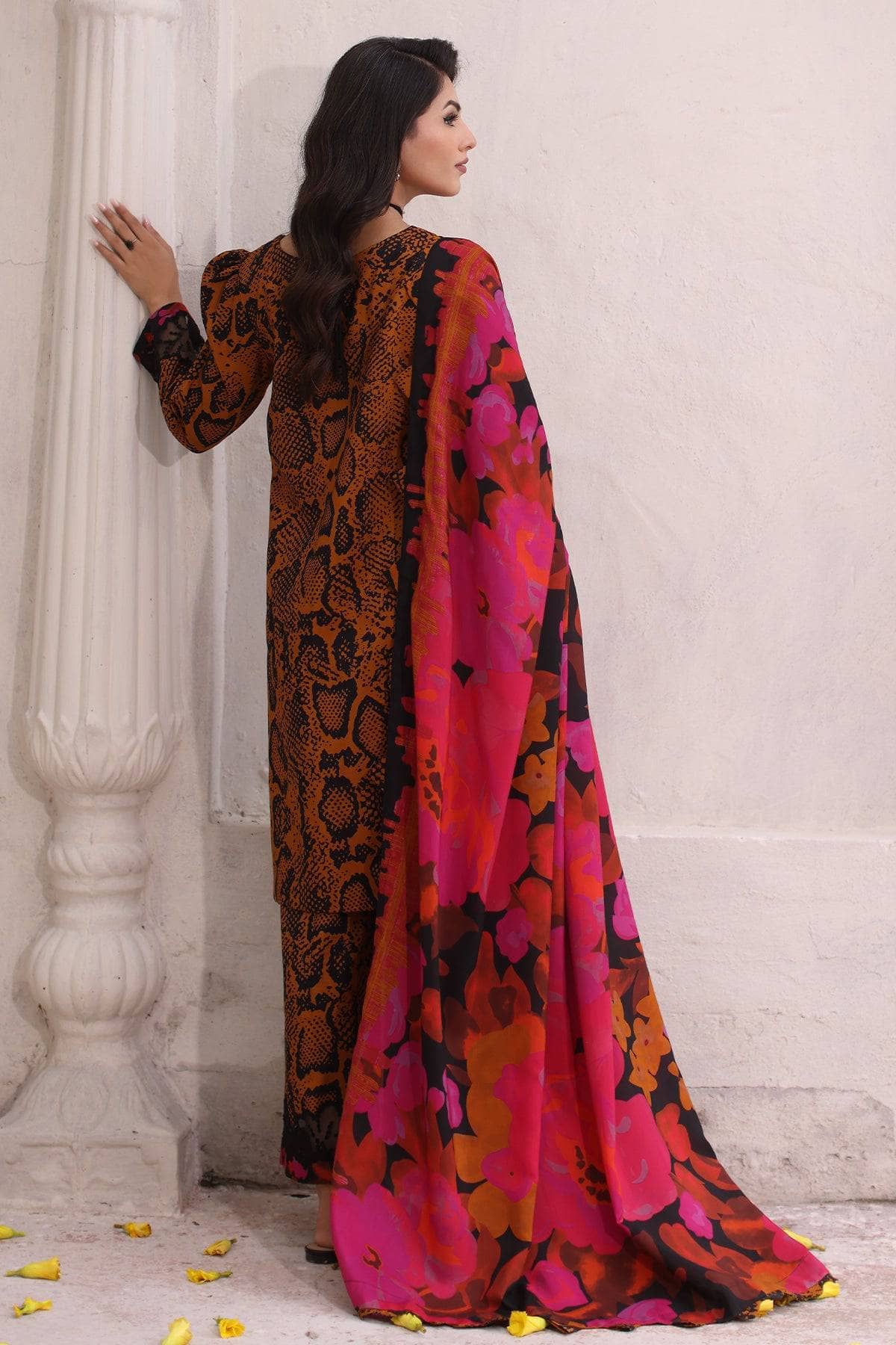 img_charizma_comnination_linen_velvet_palachi_awwal_boutique
