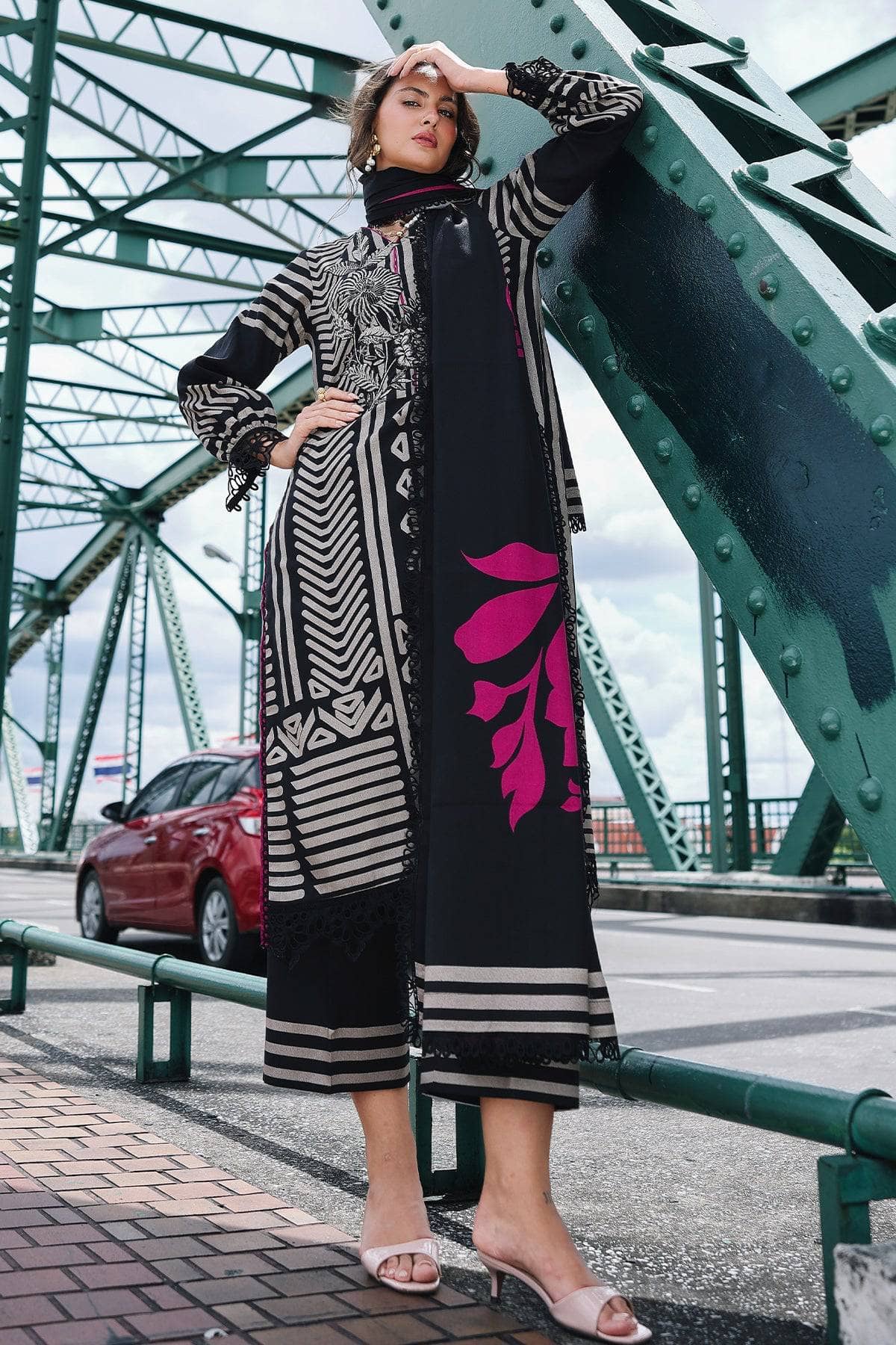 img_charizma_comnination_linen_velvet_palachi_awwal_boutique