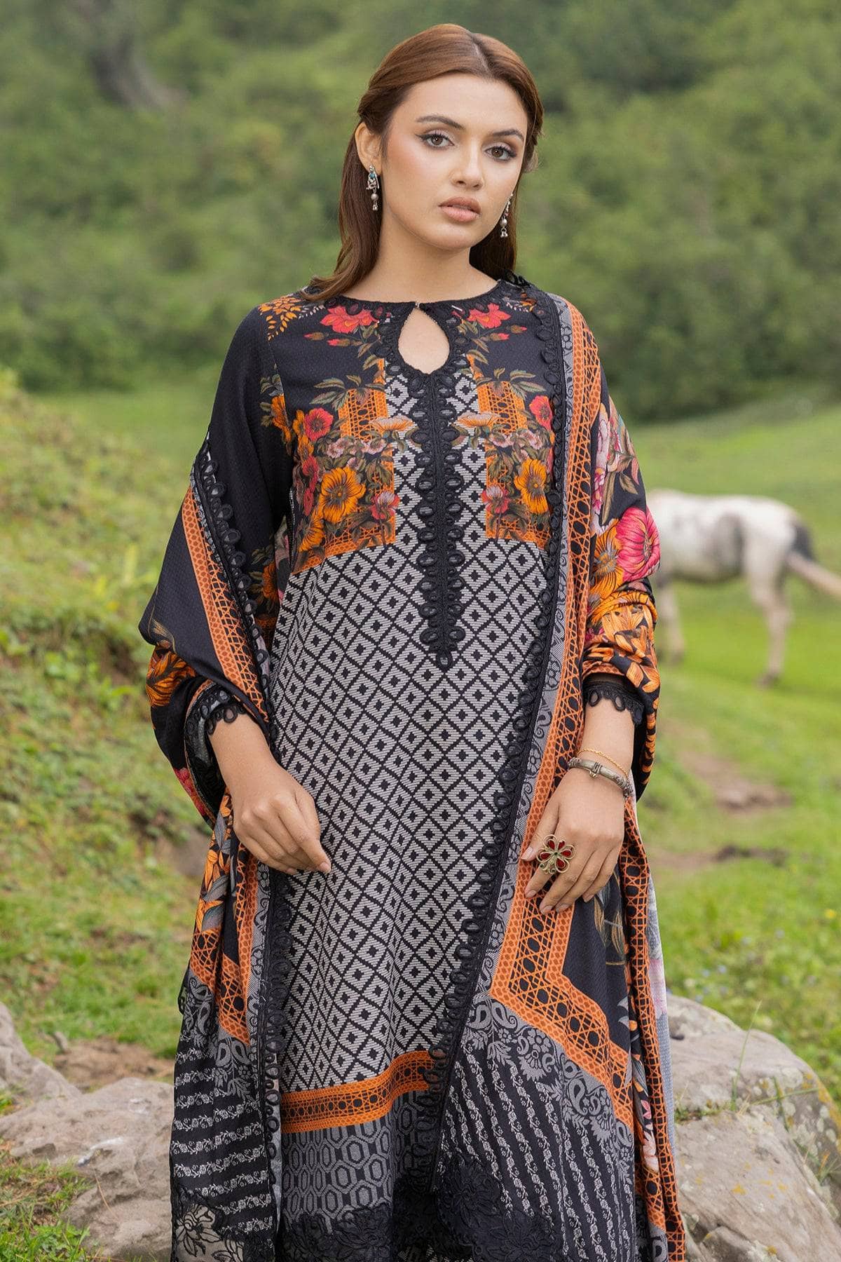 img_charizma_combination_fall_winter_awwal_boutique