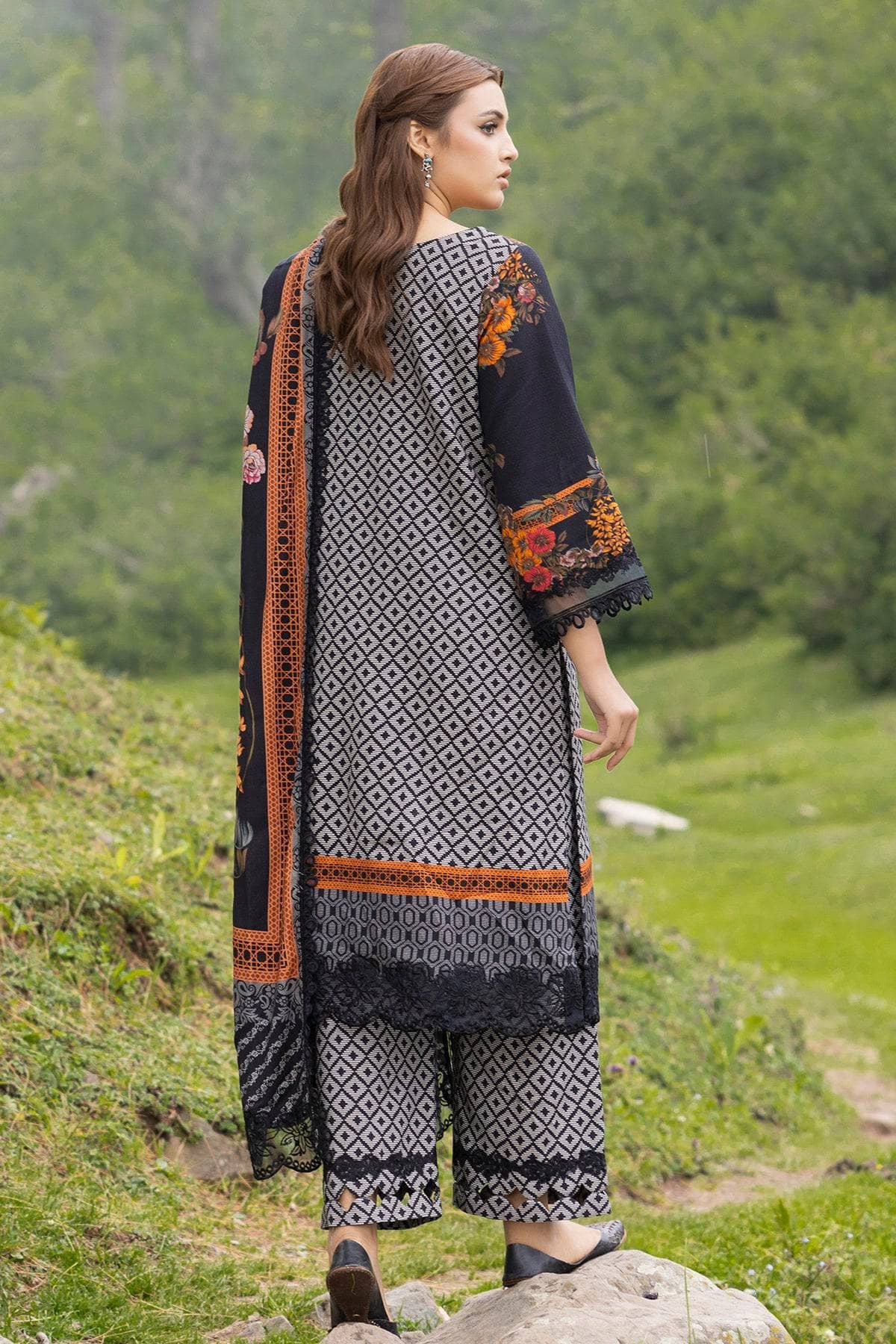 img_charizma_combination_fall_winter_awwal_boutique