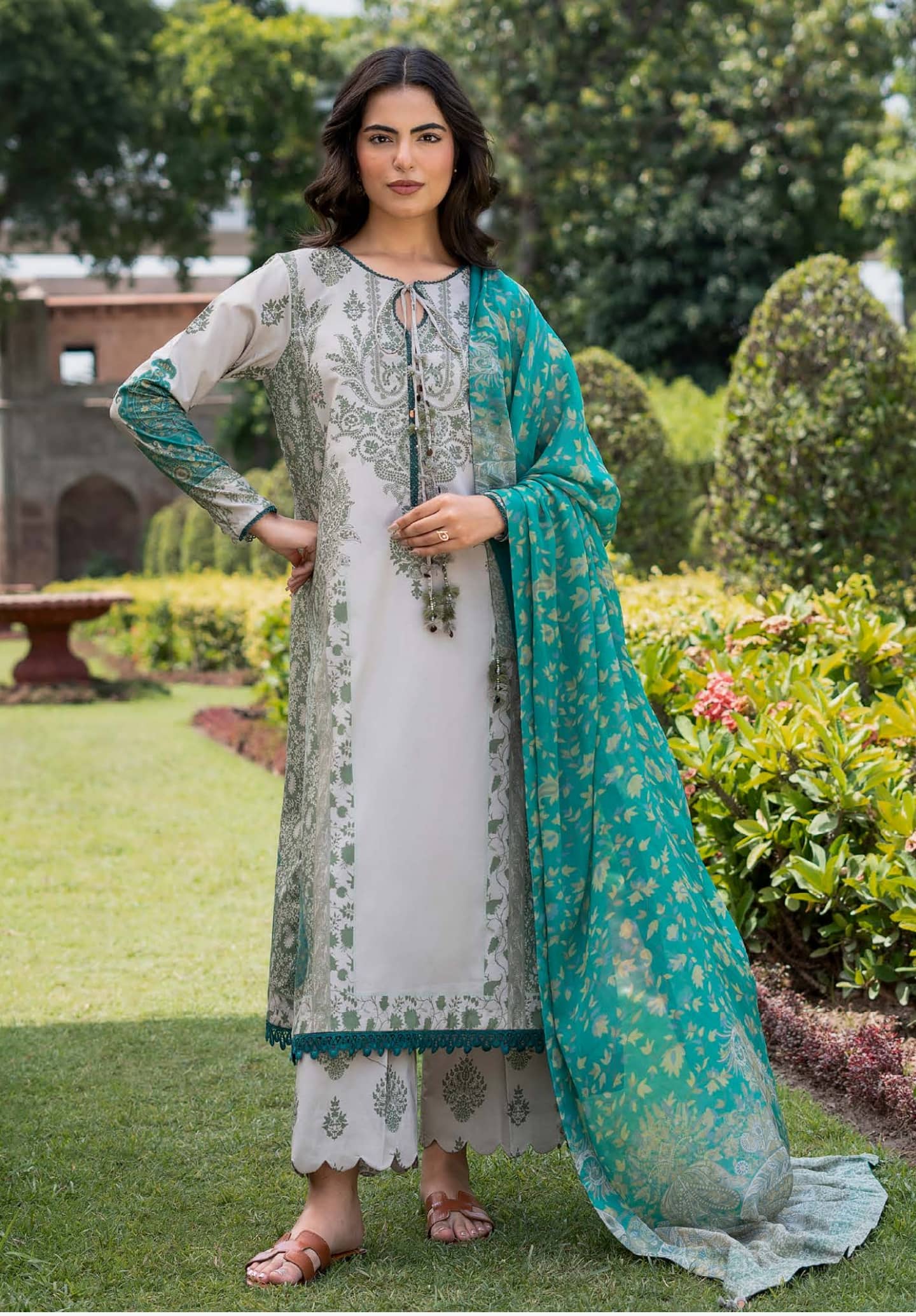 img_charizma_c_prints_fall_awwal_boutique