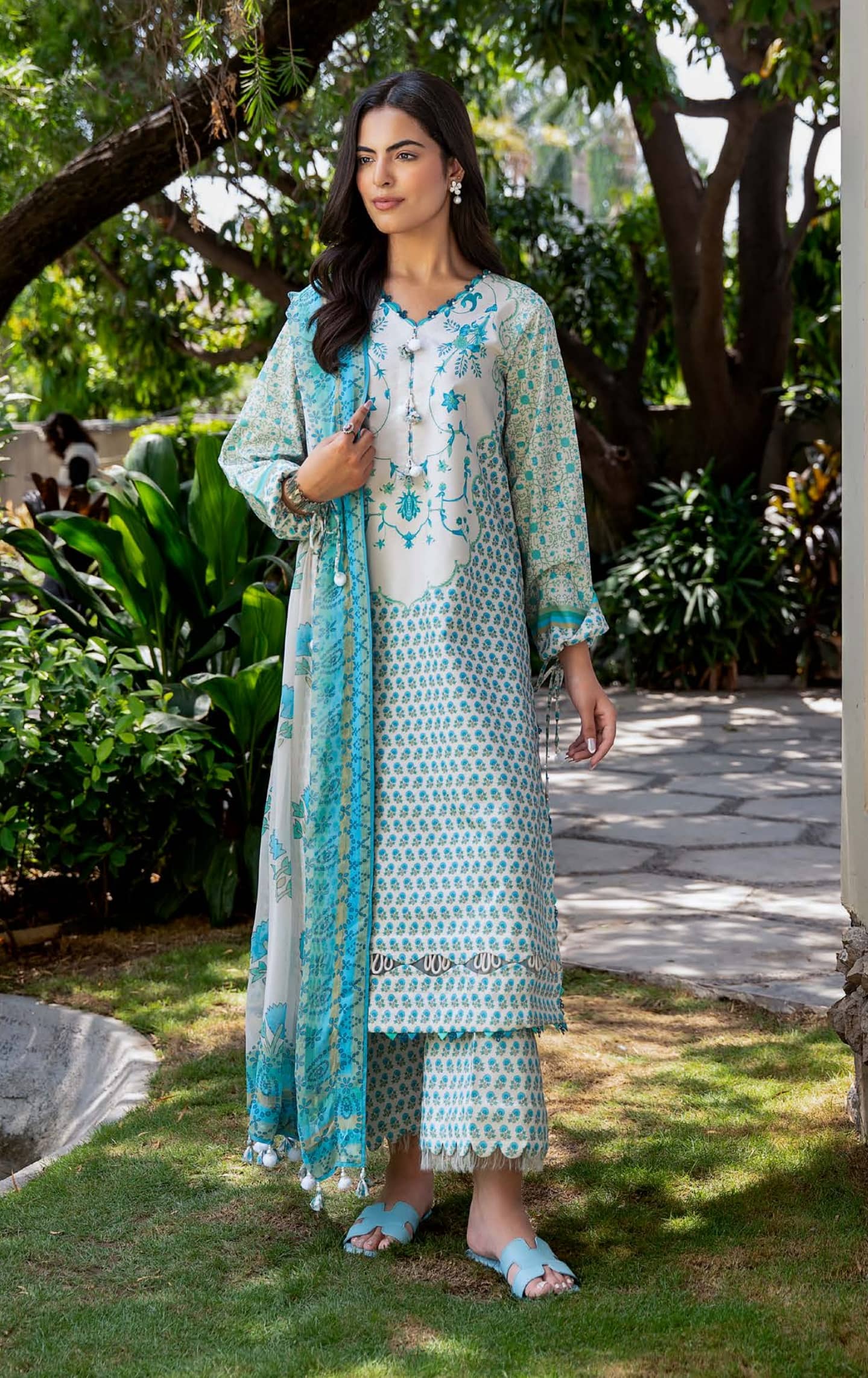 img_charizma_c_prints_fall_awwal_boutique